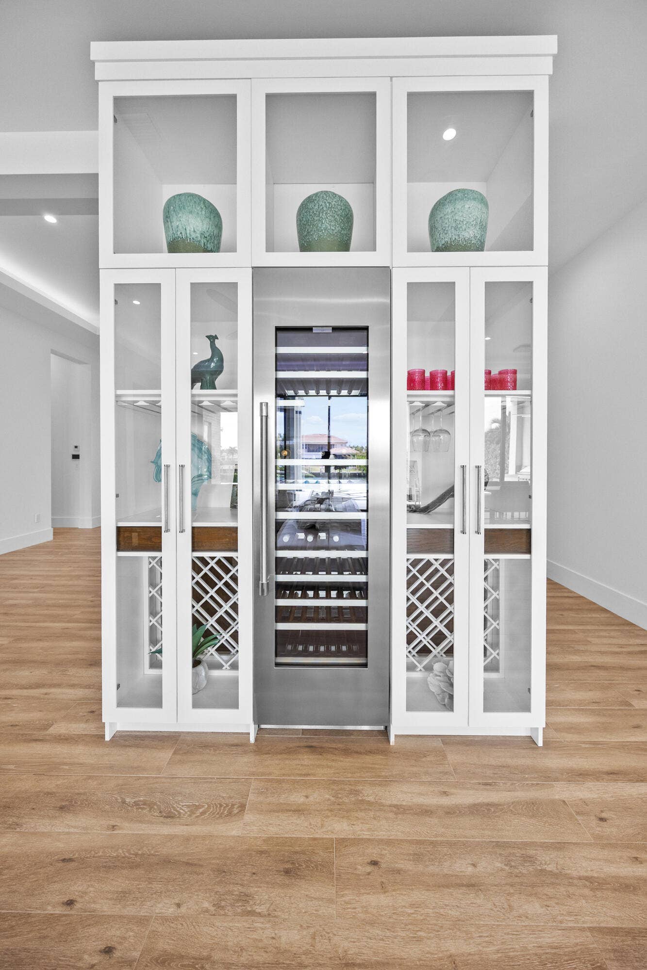 736 Lagoon Drive, North Palm Beach, FL 33408 Thermador wine Cooler