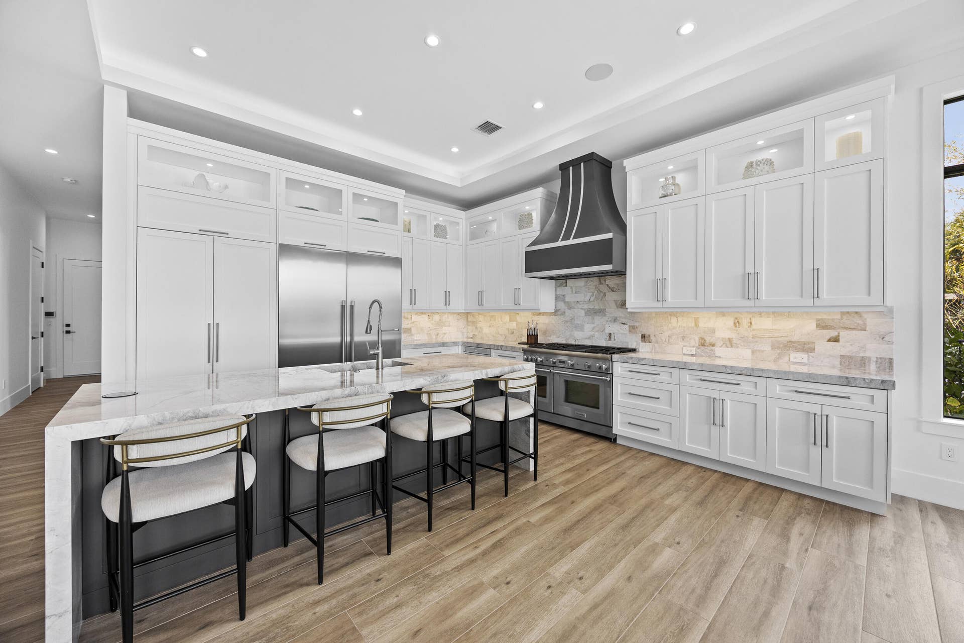 736 Lagoon Drive, North Palm Beach, FL 33408 Full Thermador Appliance Package