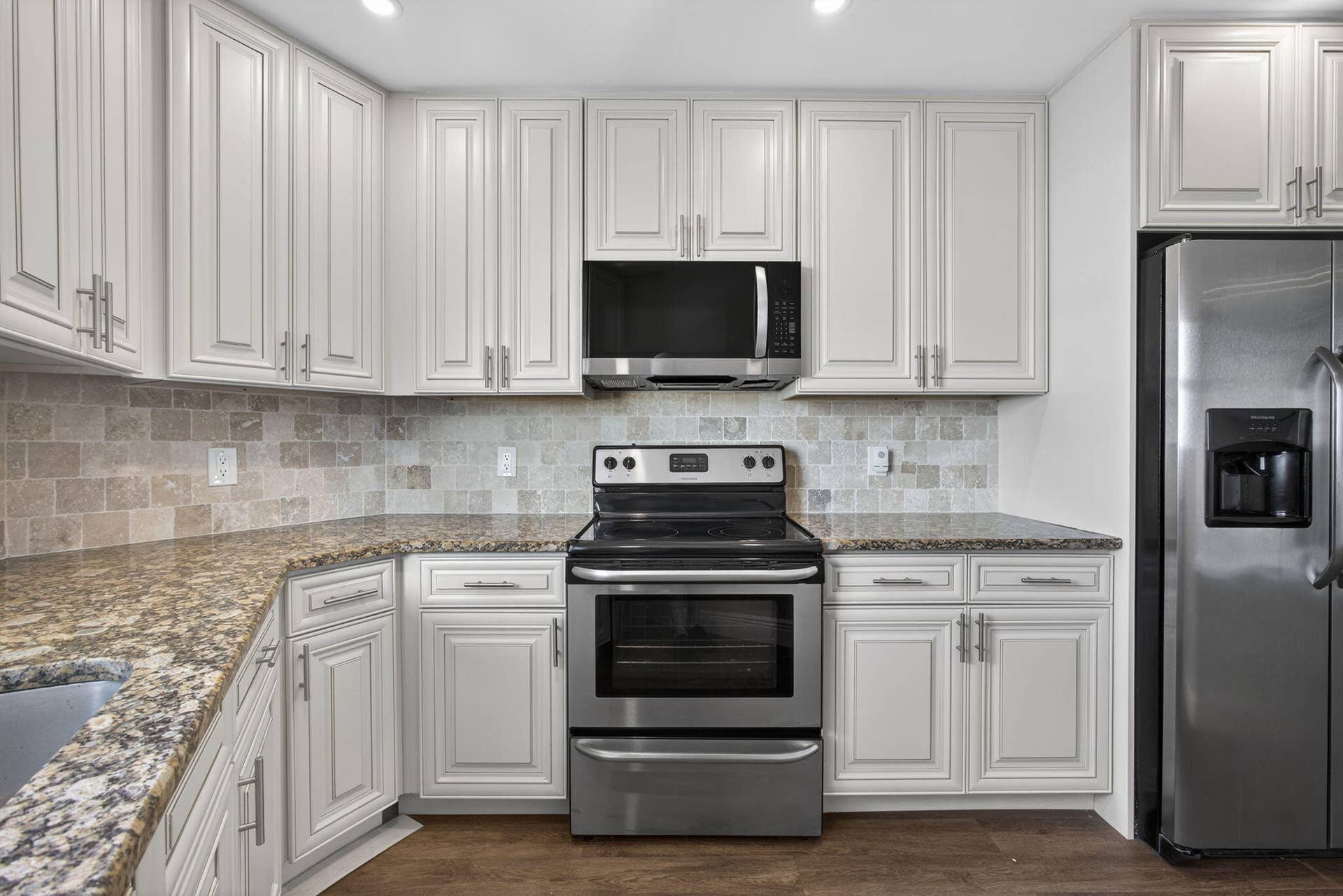 28 Yacht Club Drive, #309, North Palm Beach, FL 33408 Kitchen