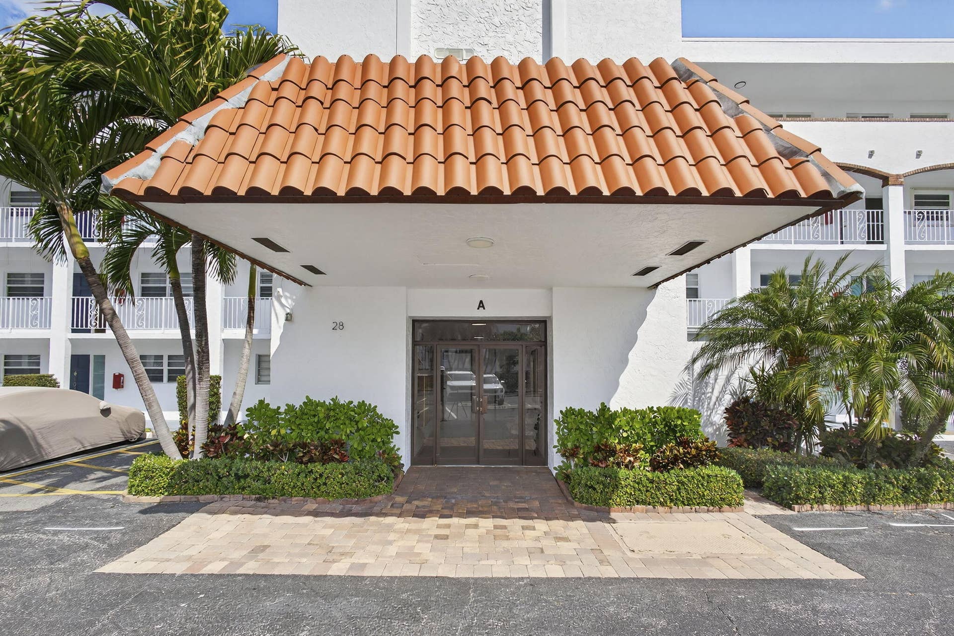 28 Yacht Club Drive, #309, North Palm Beach, FL 33408 Clubhouse