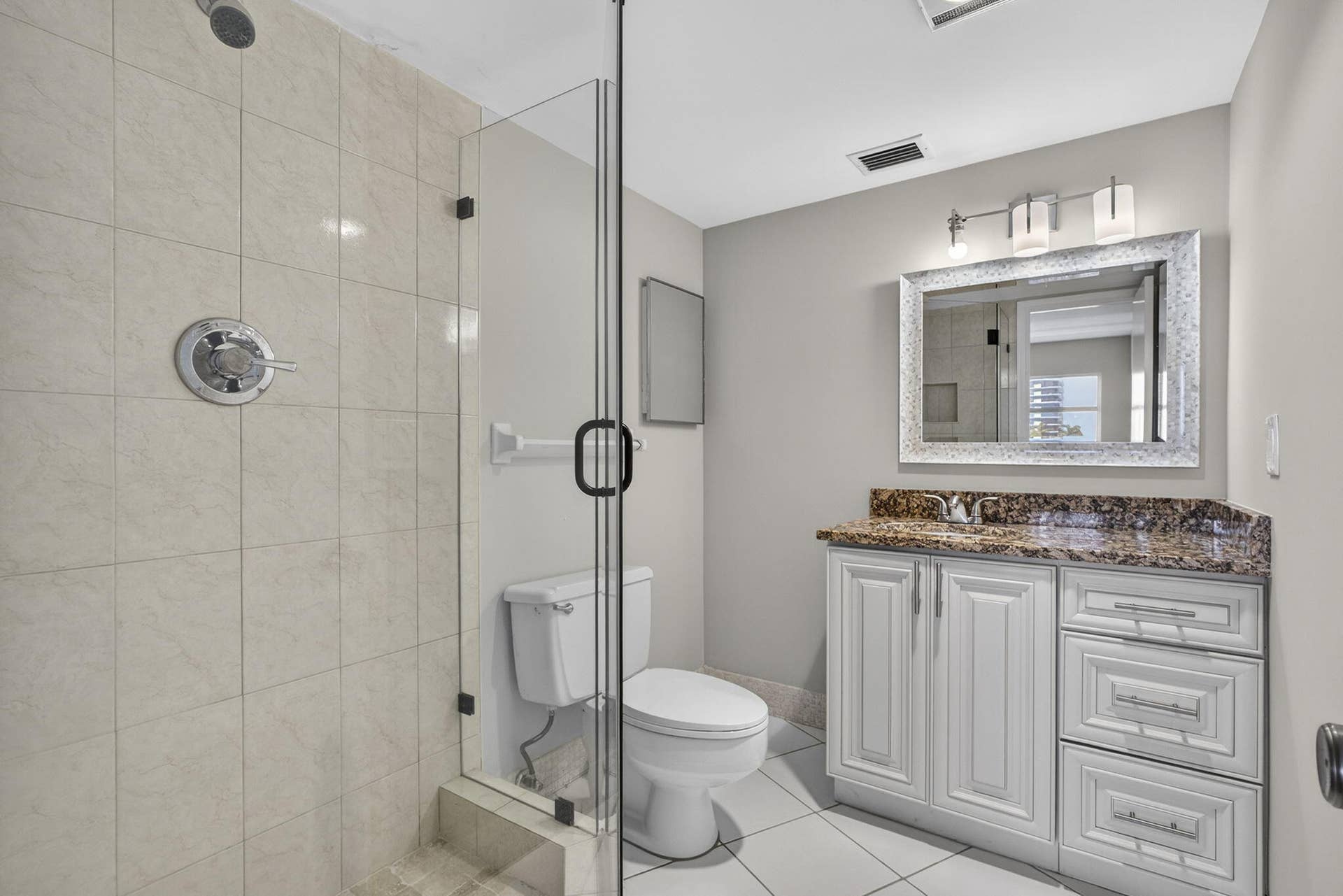 28 Yacht Club Drive, #309, North Palm Beach, FL 33408 Primary Bath