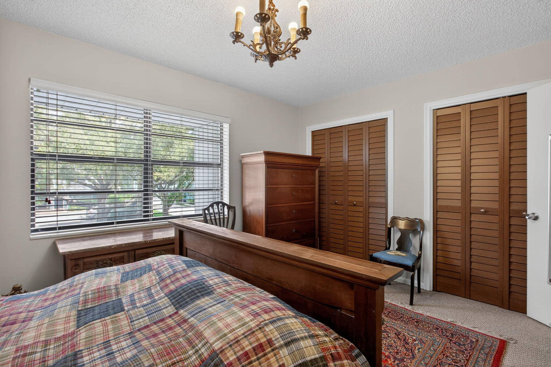 Guest/2nd Bedroom