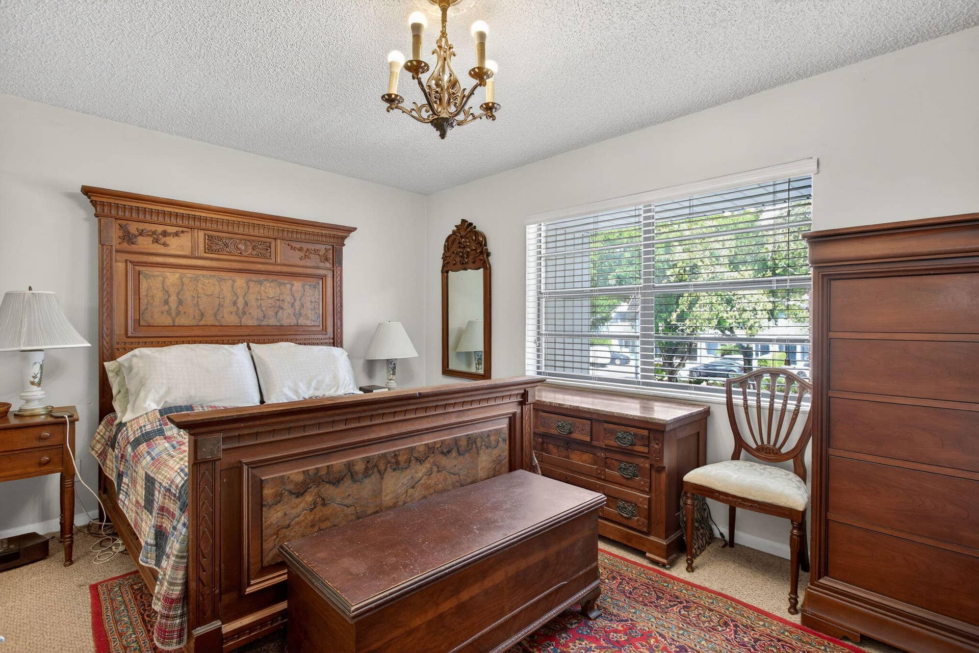 Guest/2nd Bedroom