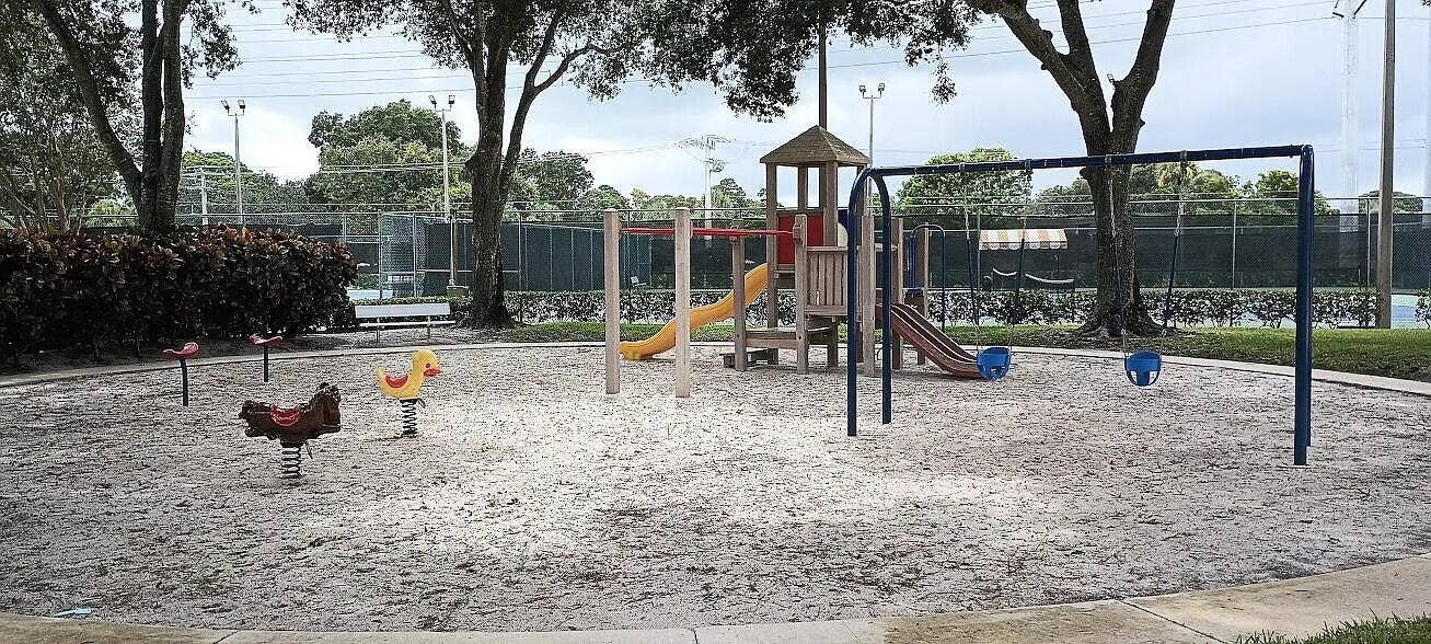 1225 Avondale Lane, West Palm Beach, West Palm Beach, FL 33409