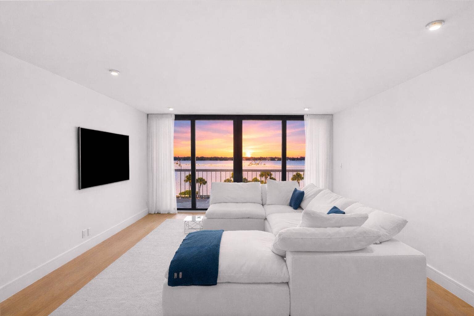 Stunning Intracoastal Sunset Views