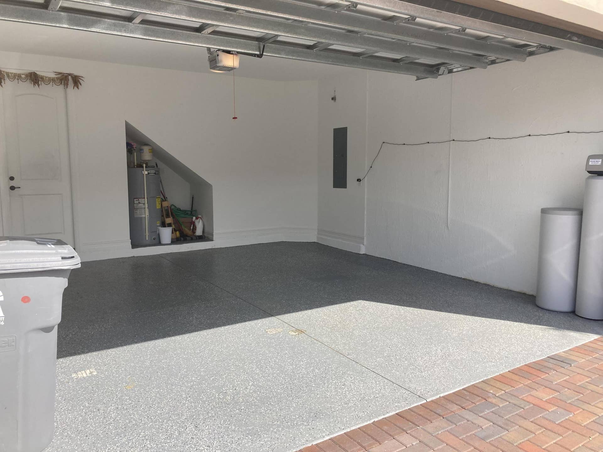 OVERSIZED GARAGE