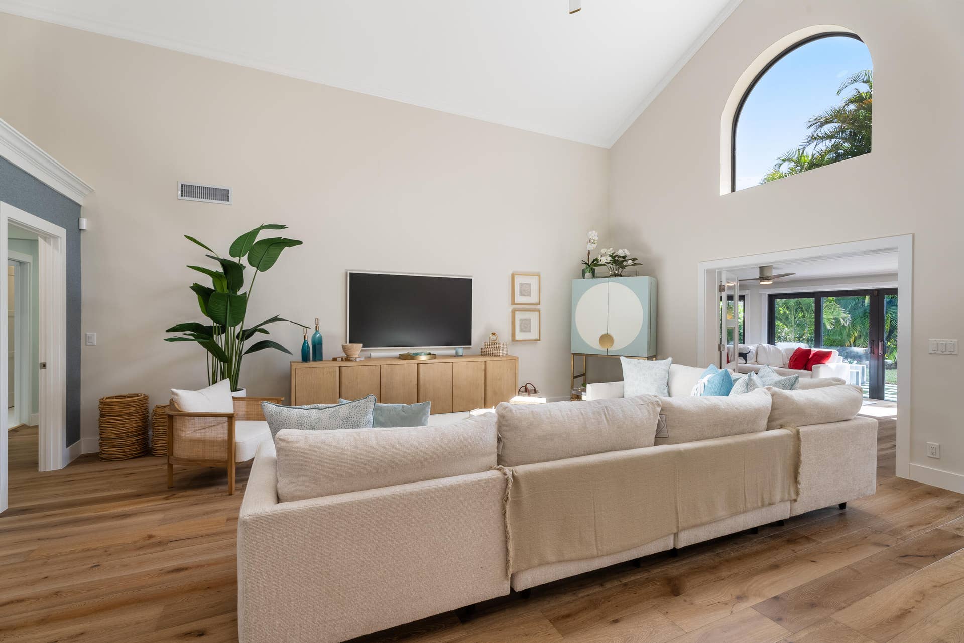 16613 Hidden Cove Drive, Jupiter, FL 33477 Living Room