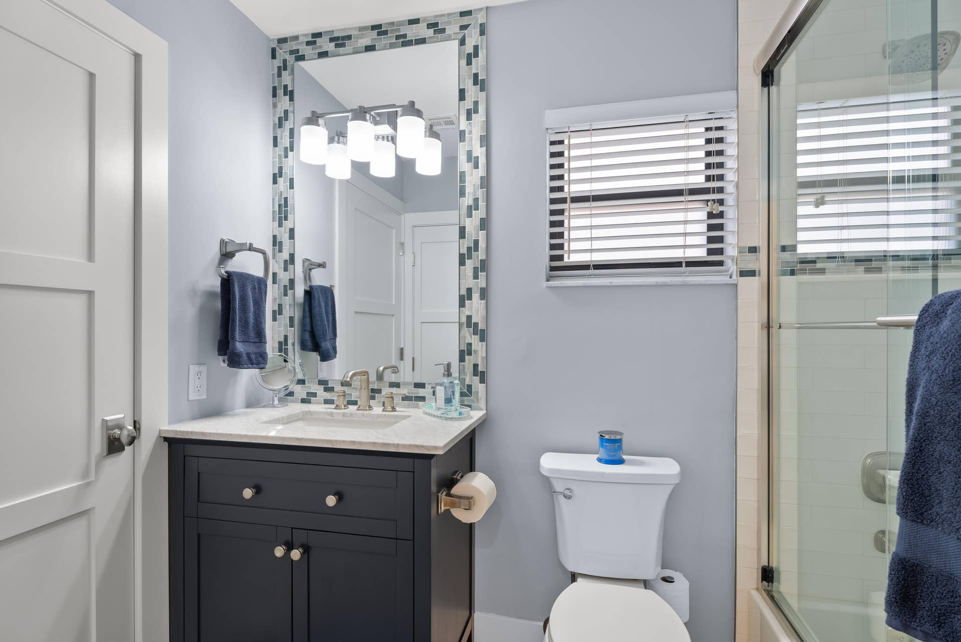16613 Hidden Cove Drive, Jupiter, FL 33477 Guest Full Bath #2