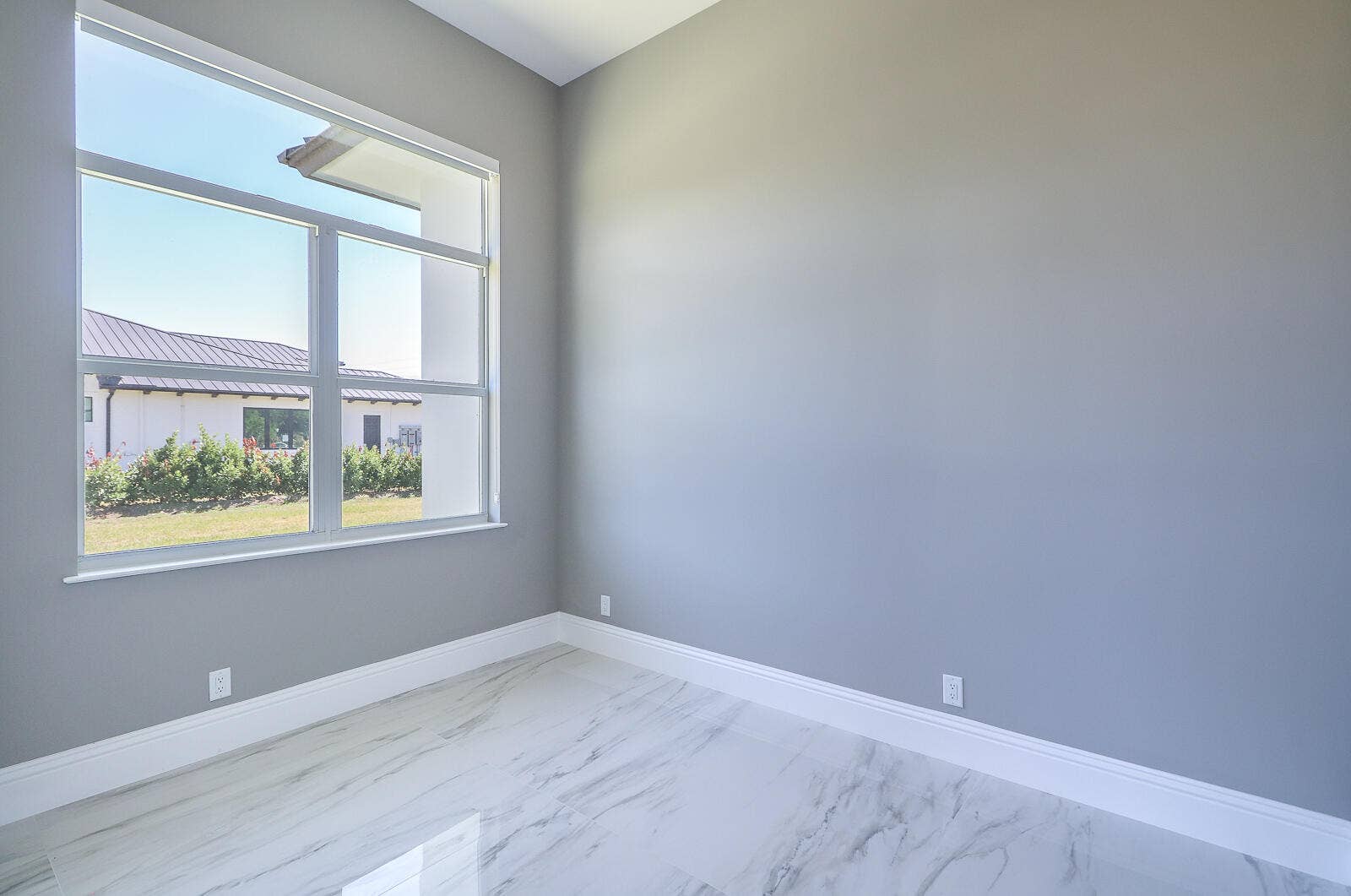 7595 155th Place N, Palm Beach Gardens, FL 33418 39-Bedroom 5