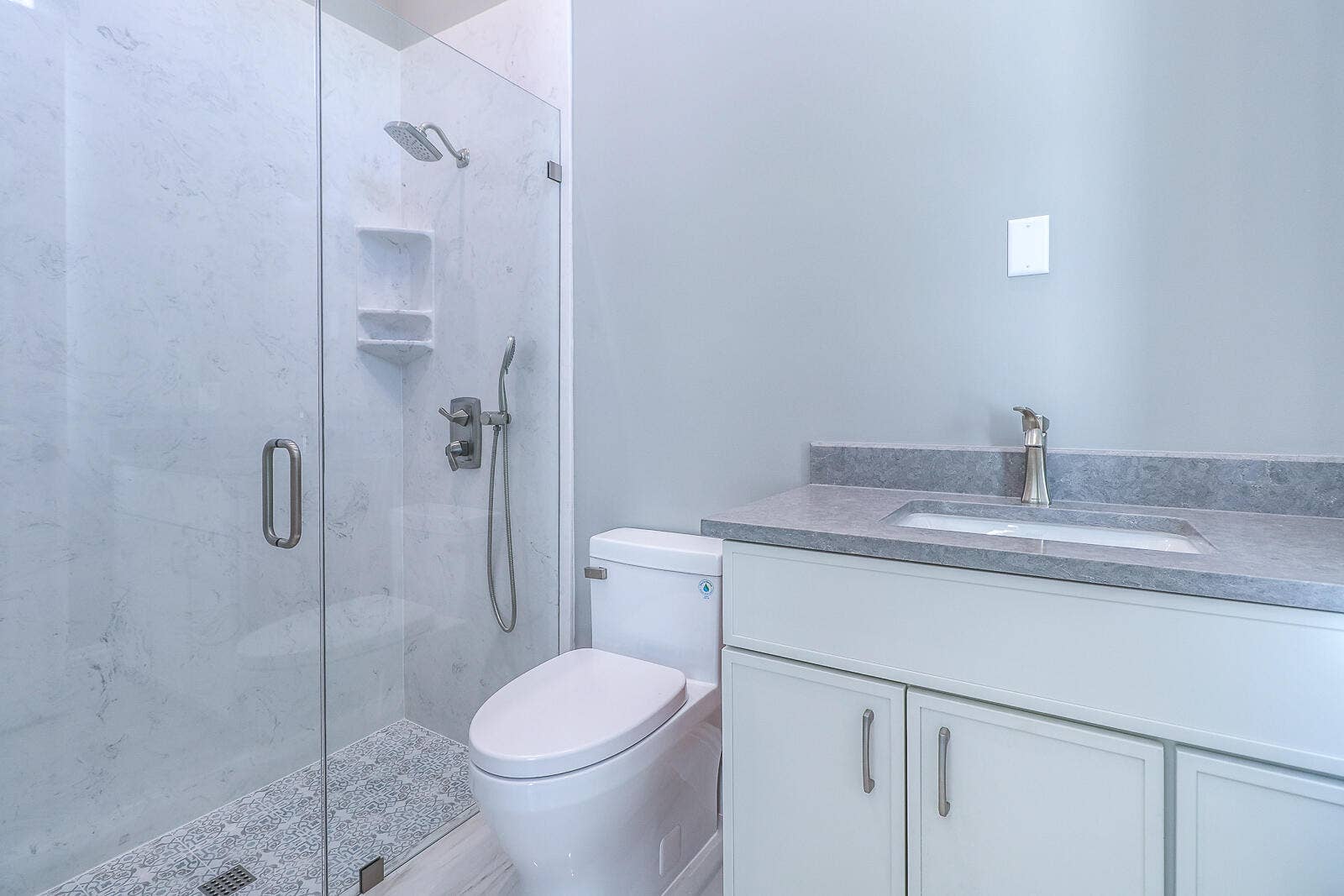 7595 155th Place N, Palm Beach Gardens, FL 33418 29-Bathroom 2