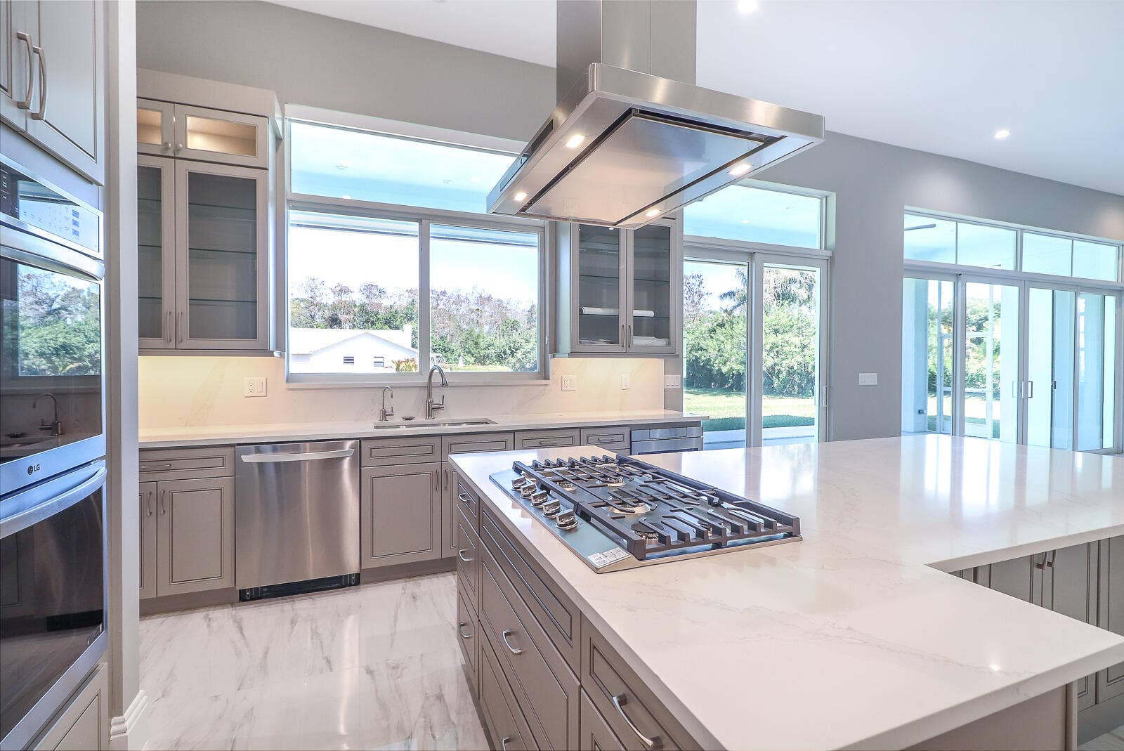 7595 155th Place N, Palm Beach Gardens, FL 33418 20-Kitchen