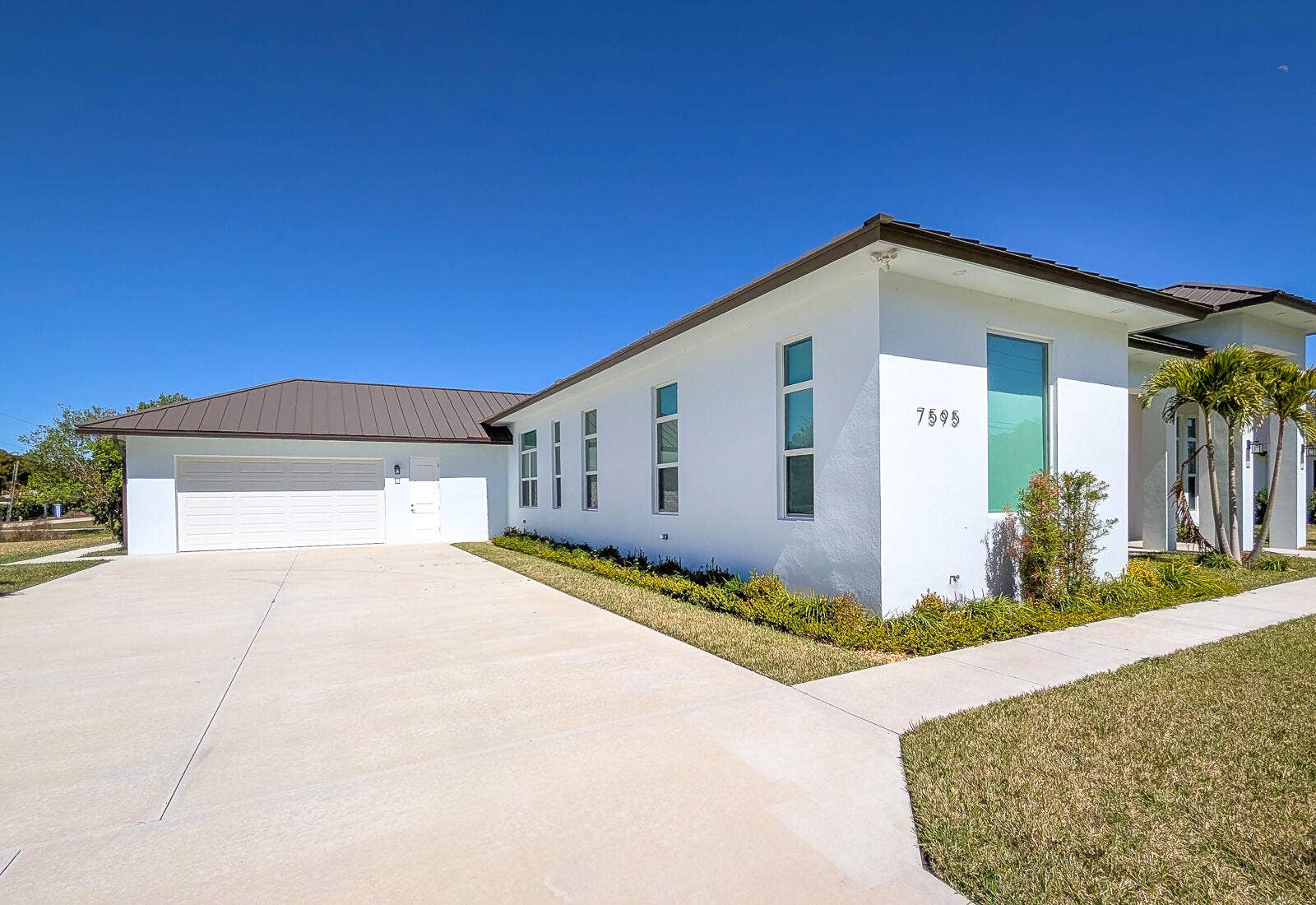 7595 155th Place N, Palm Beach Gardens, FL 33418 54-Garage