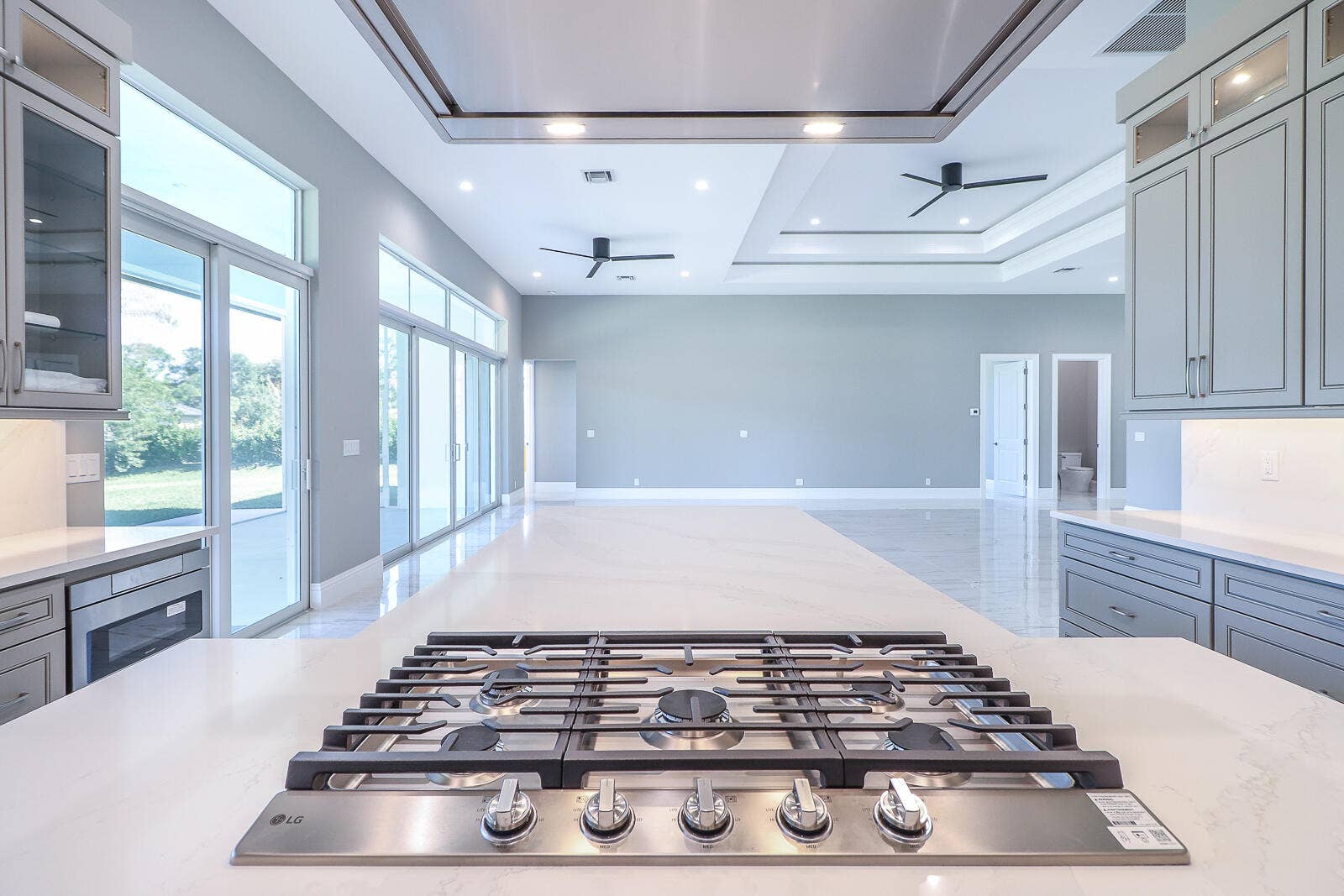 7595 155th Place N, Palm Beach Gardens, FL 33418 19-Kitchen