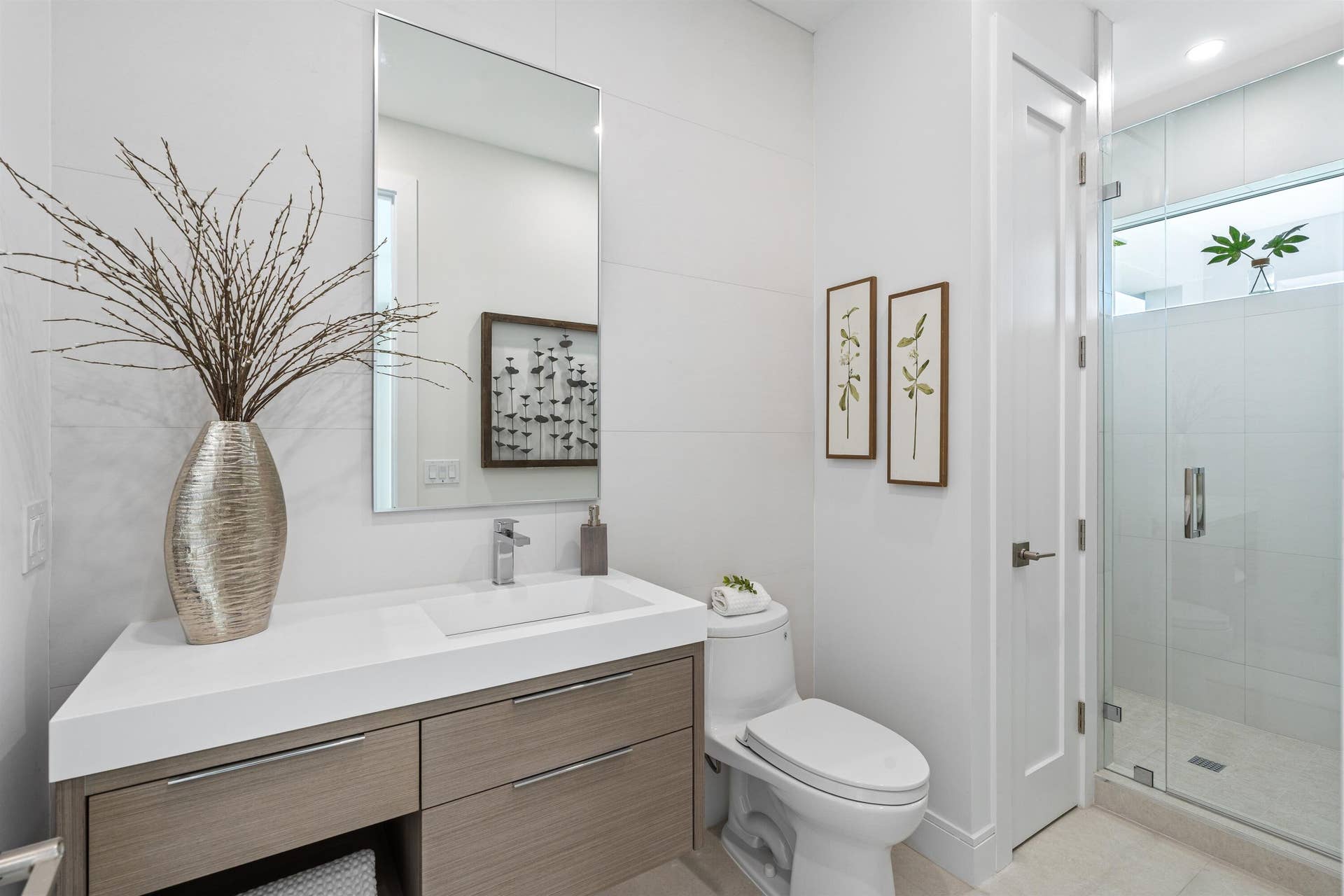 417 Lake Drive, Delray Beach, FL 33444 BATHROOM_2_DT