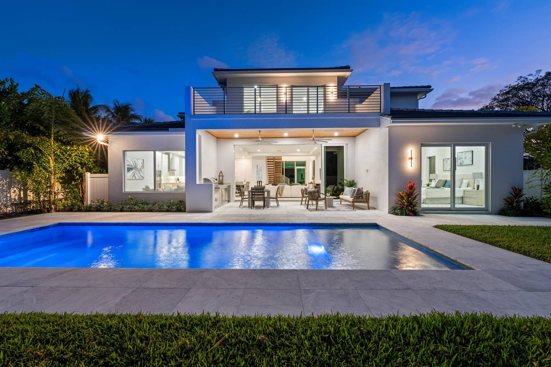 417 Lake Drive, Delray Beach, FL 33444 POOL_TO_REAR_STRAIGHT_SUNSET_DT