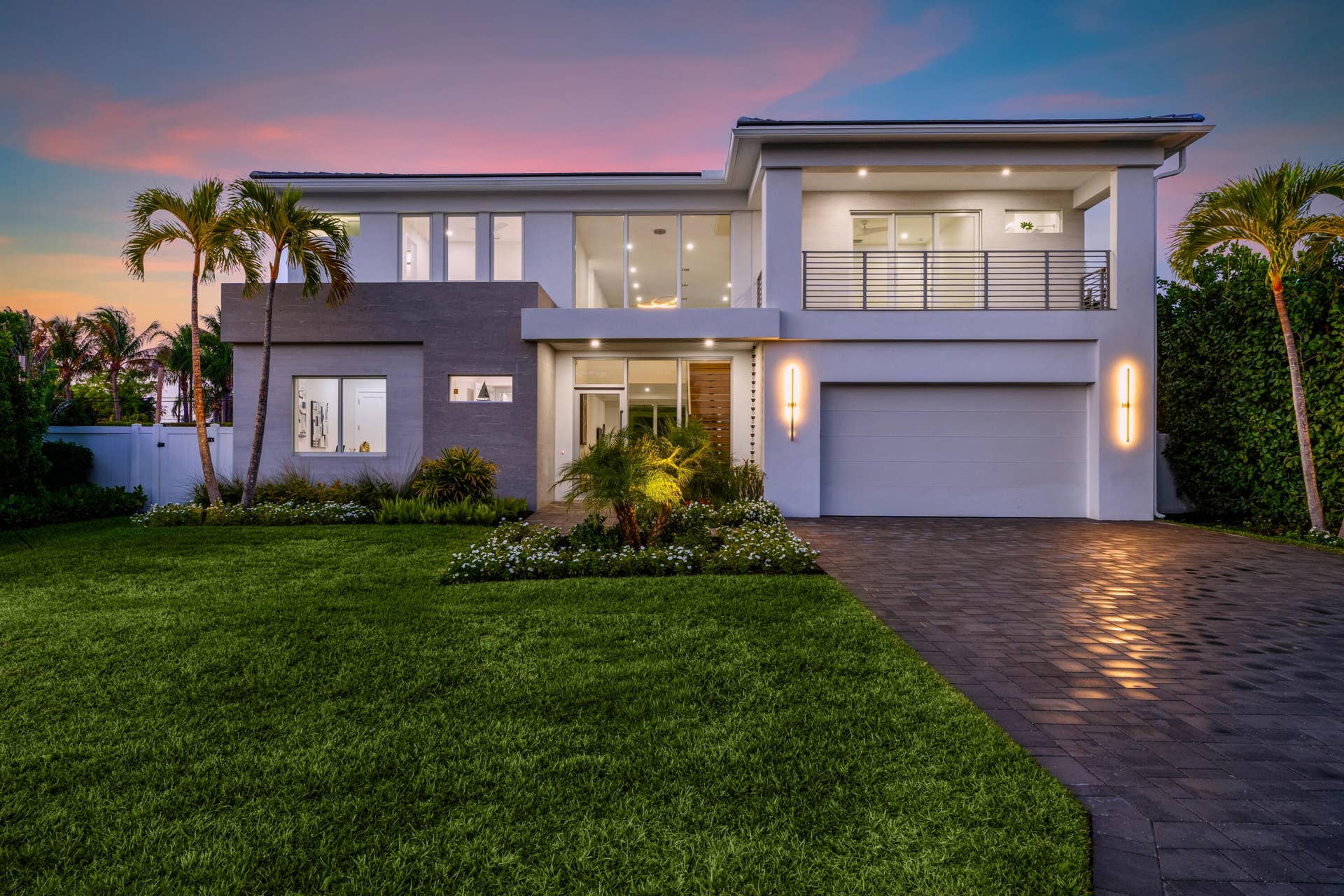 417 Lake Drive, Delray Beach, FL 33444 mls_FRONT_STRAIGHT_SUNSET_DT_RT