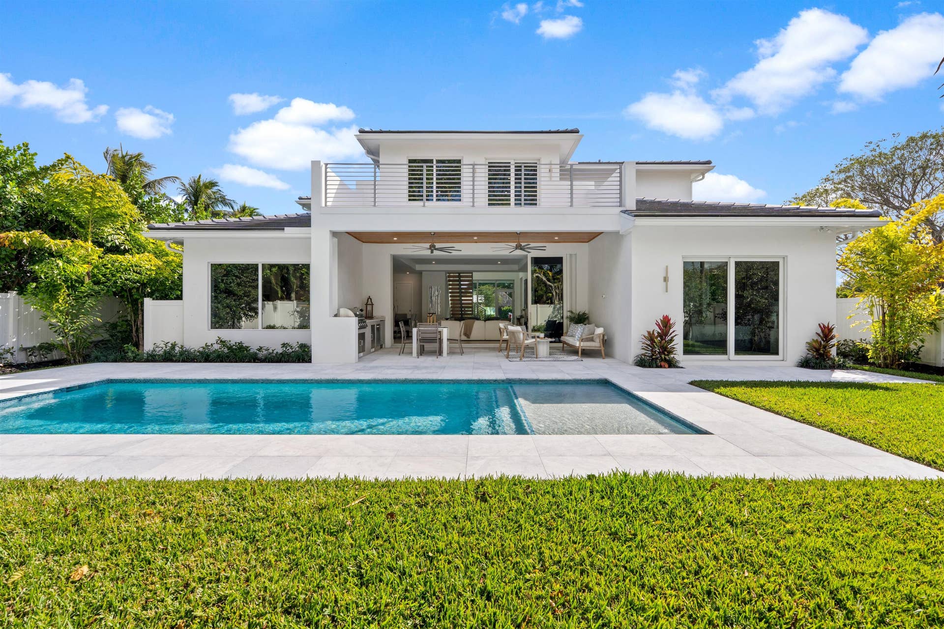 417 Lake Drive, Delray Beach, FL 33444 POOL_STRAIGHT_LOOKING_IN_DT