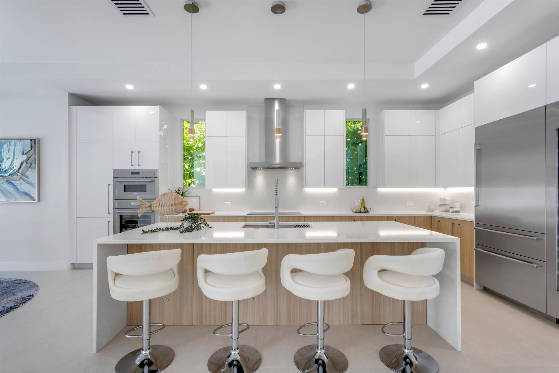 417 Lake Drive, Delray Beach, FL 33444 KITCHEN_STRAIGHT_EB