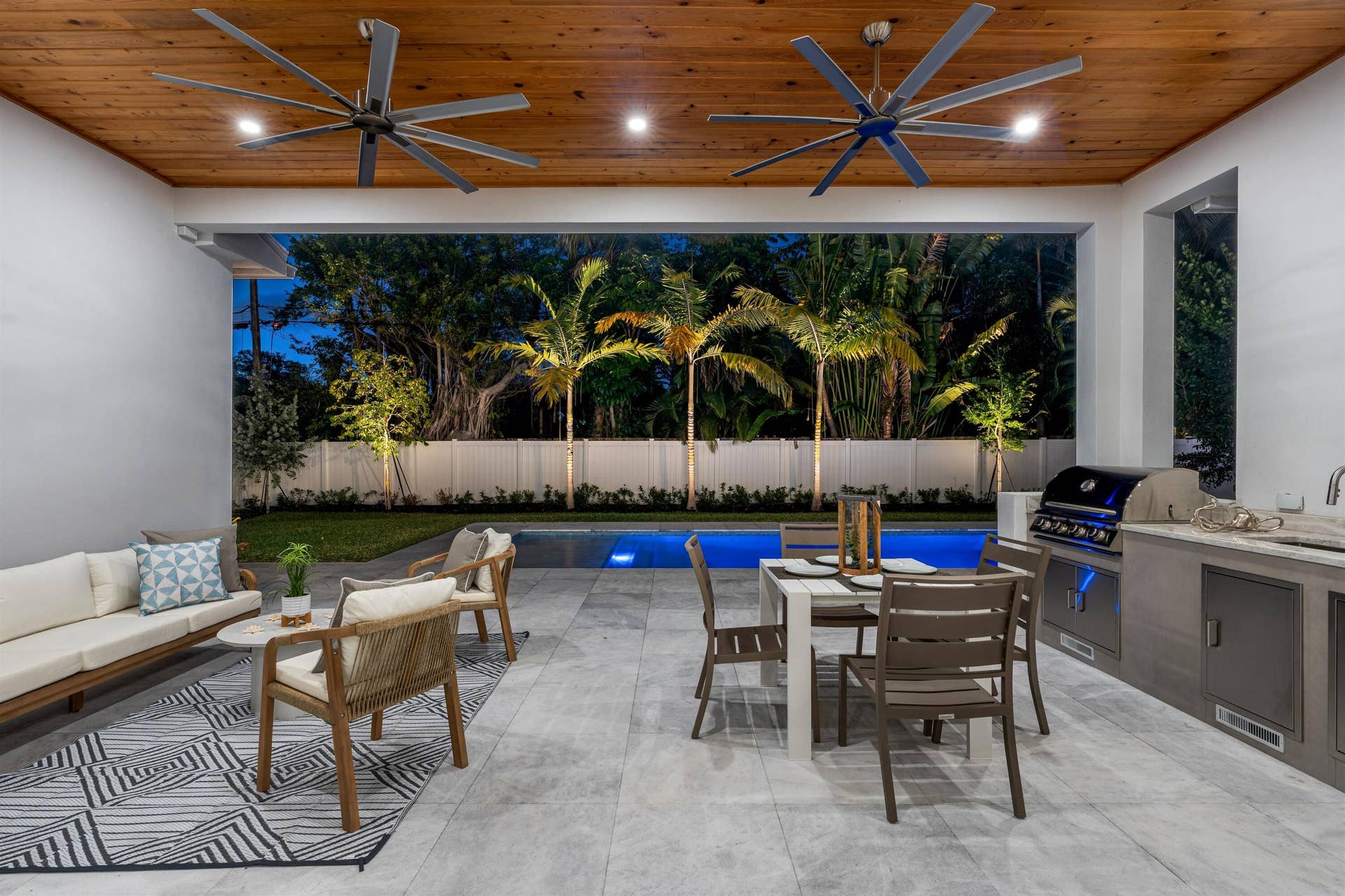 417 Lake Drive, Delray Beach, FL 33444 LOGGIA_SUNSET_STRAIGHT_DT