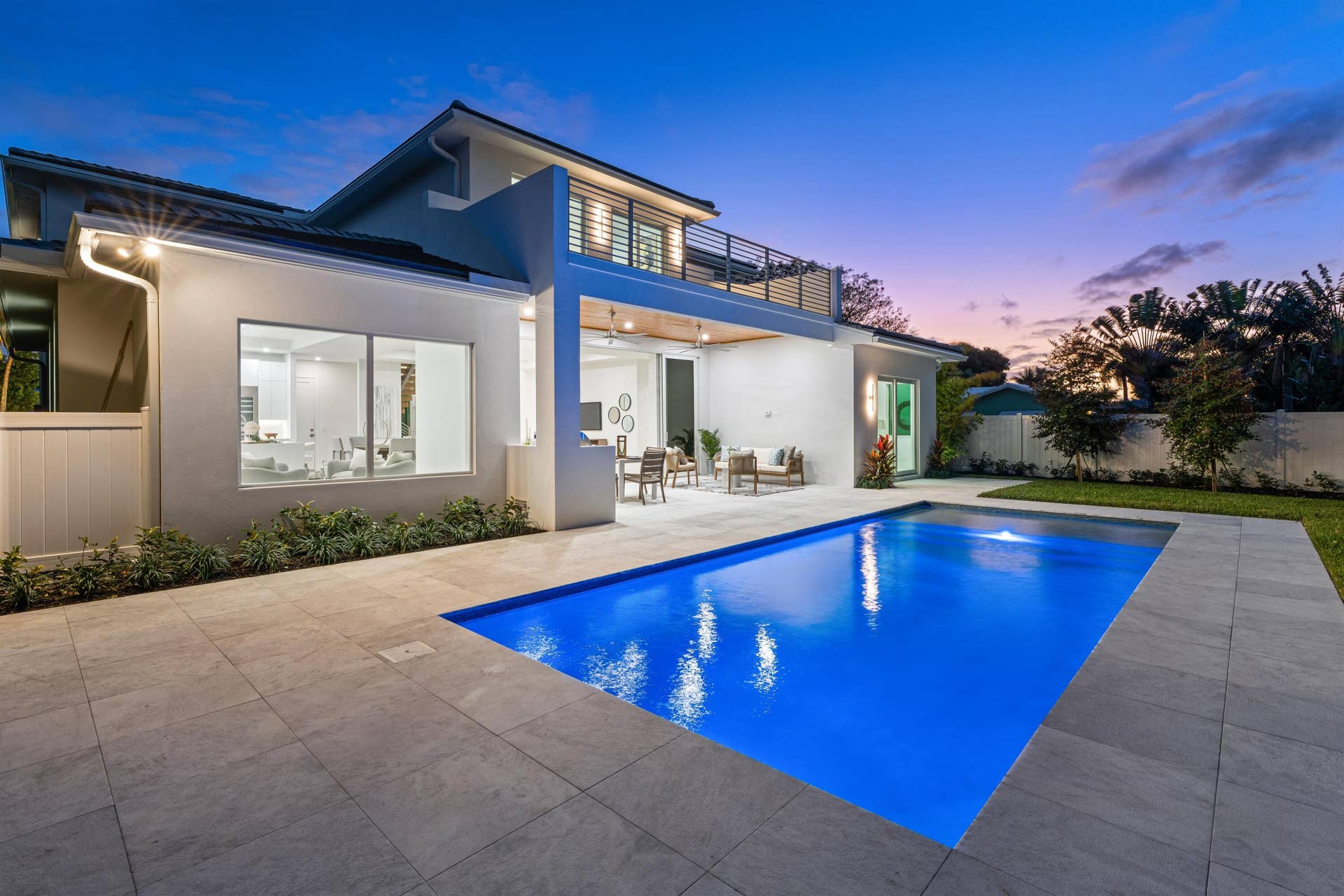 417 Lake Drive, Delray Beach, FL 33444 POOL_TO_REAR_SUNSET_ANGLE_DT