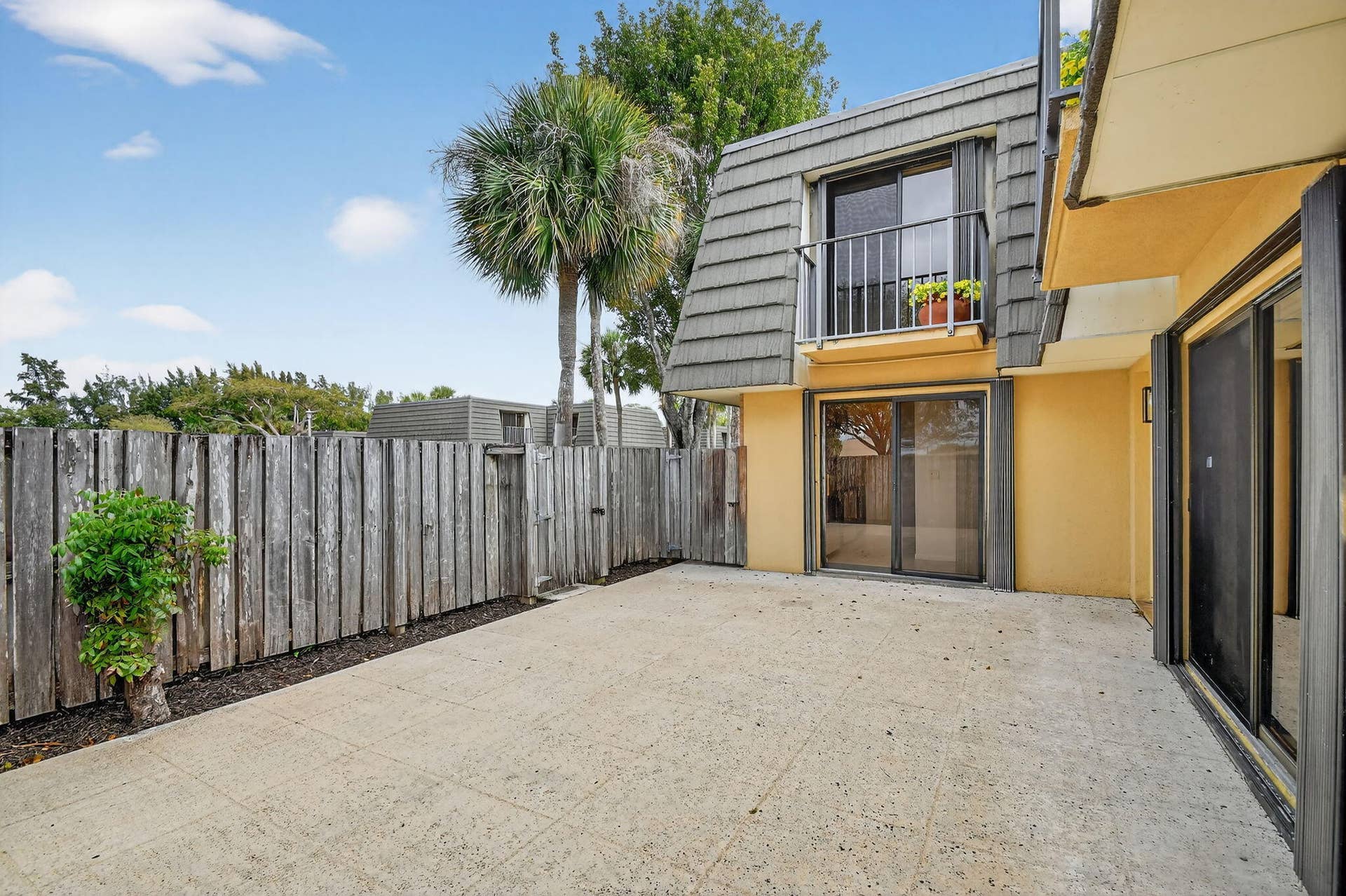 4210 42nd Way, West Palm Beach, FL 33407 Fenced and Private Patio