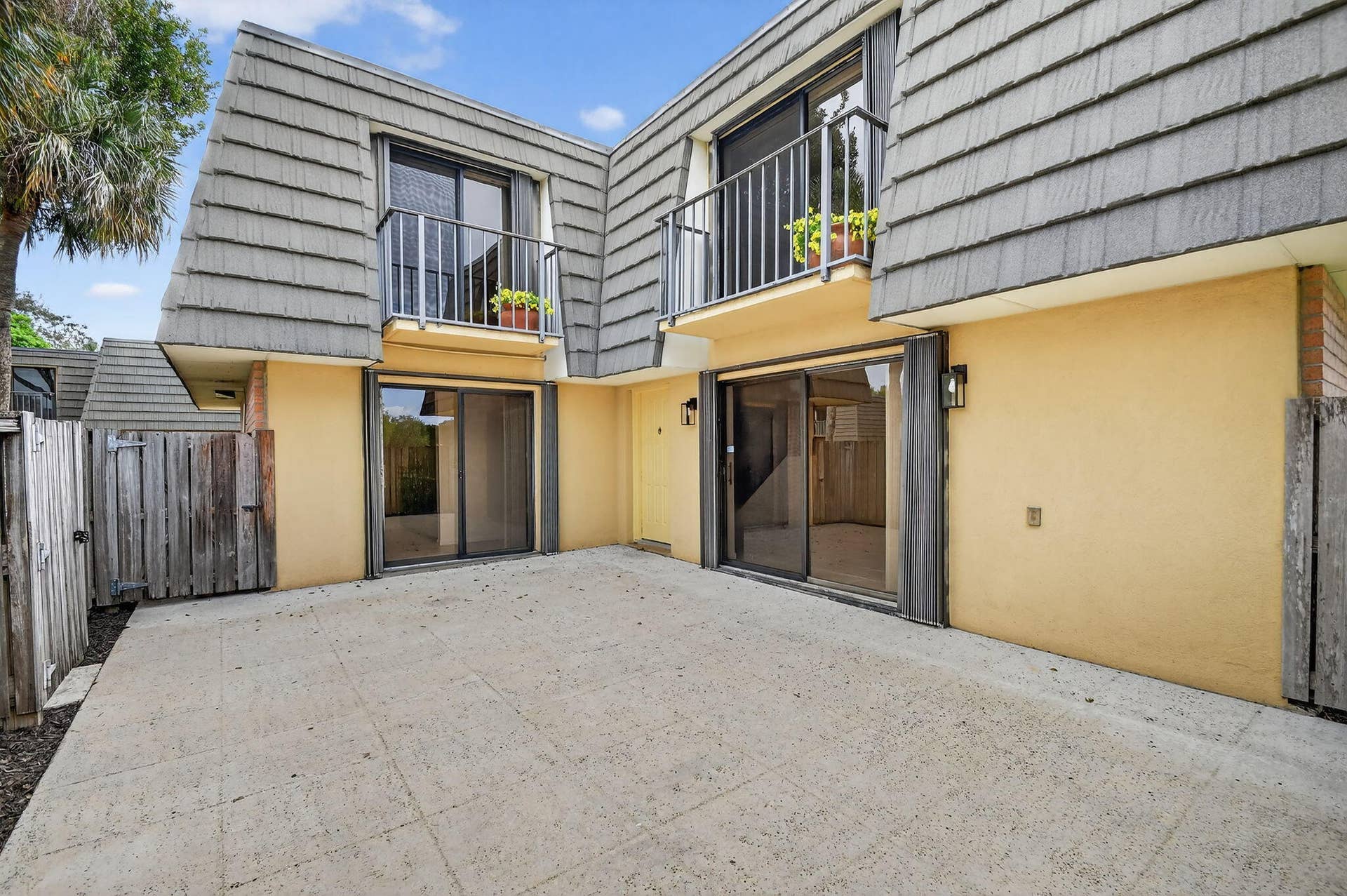 4210 42nd Way, West Palm Beach, FL 33407 Fenced and Private Patio