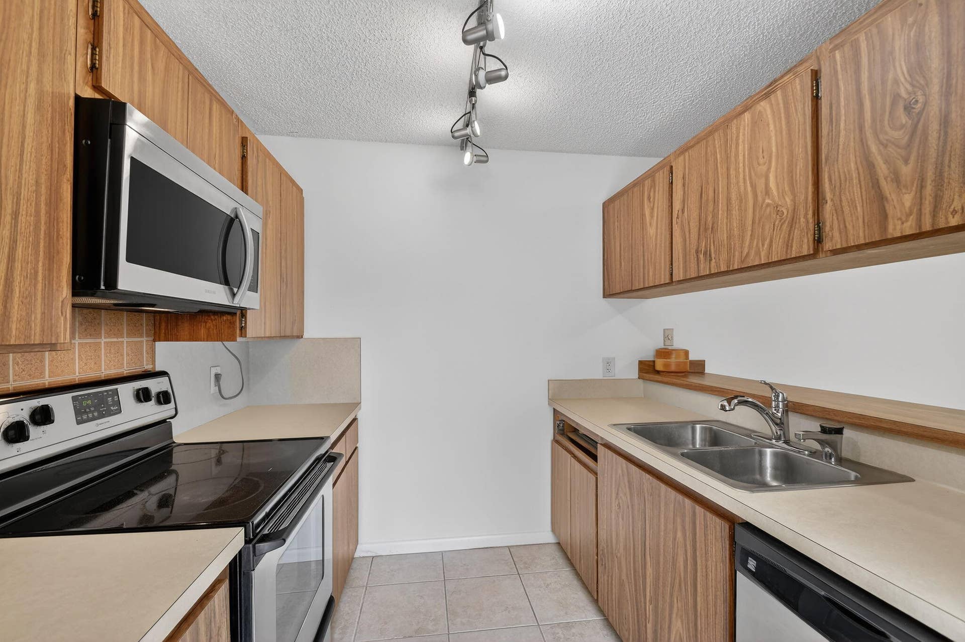 4210 42nd Way, West Palm Beach, FL 33407 Kitchen