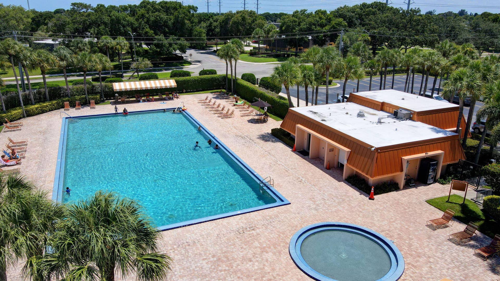 4210 42nd Way, West Palm Beach, FL 33407 Community Pool