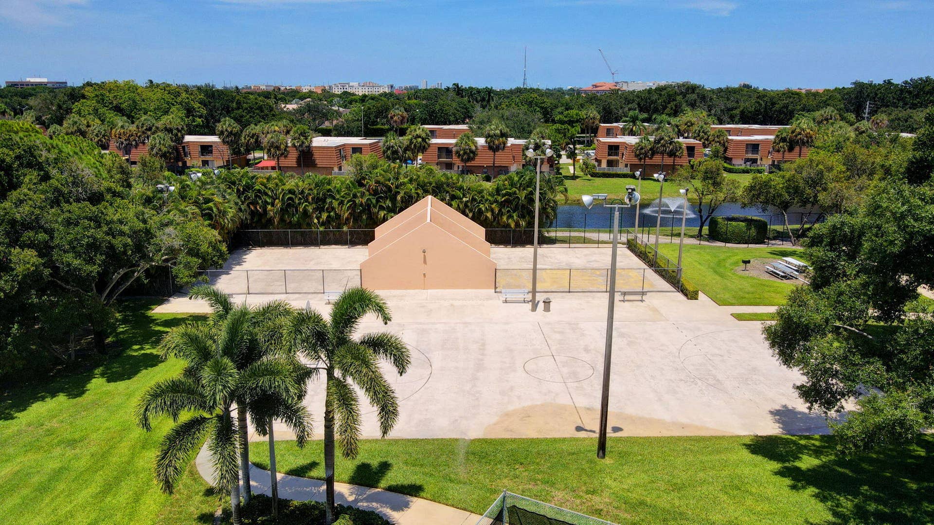 4210 42nd Way, West Palm Beach, FL 33407 Basketball Courts