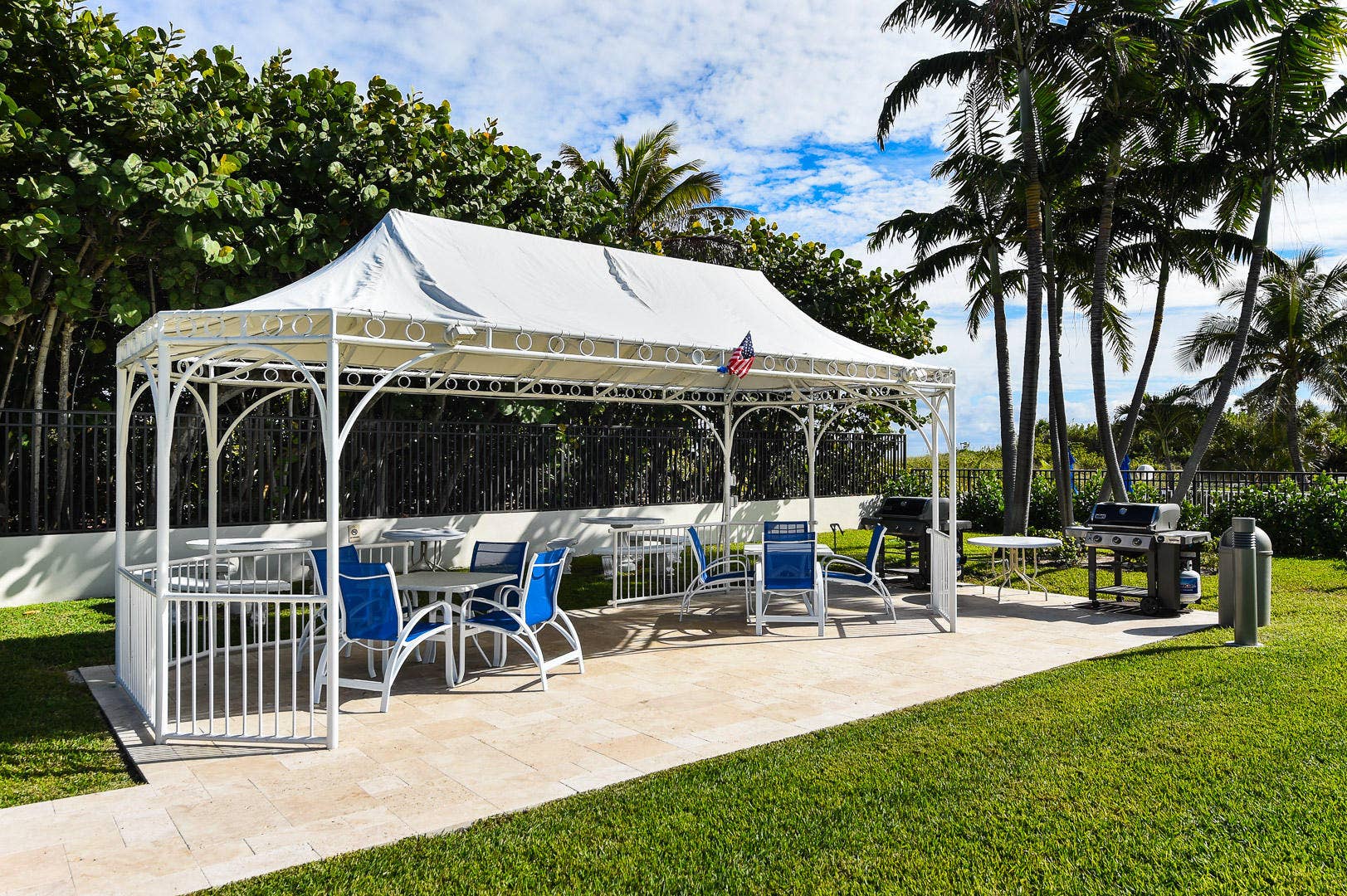 145 Ocean Avenue, #303, Palm Beach Shores, Palm Beach Shores, FL 33404 BBQ PICNIC AREA