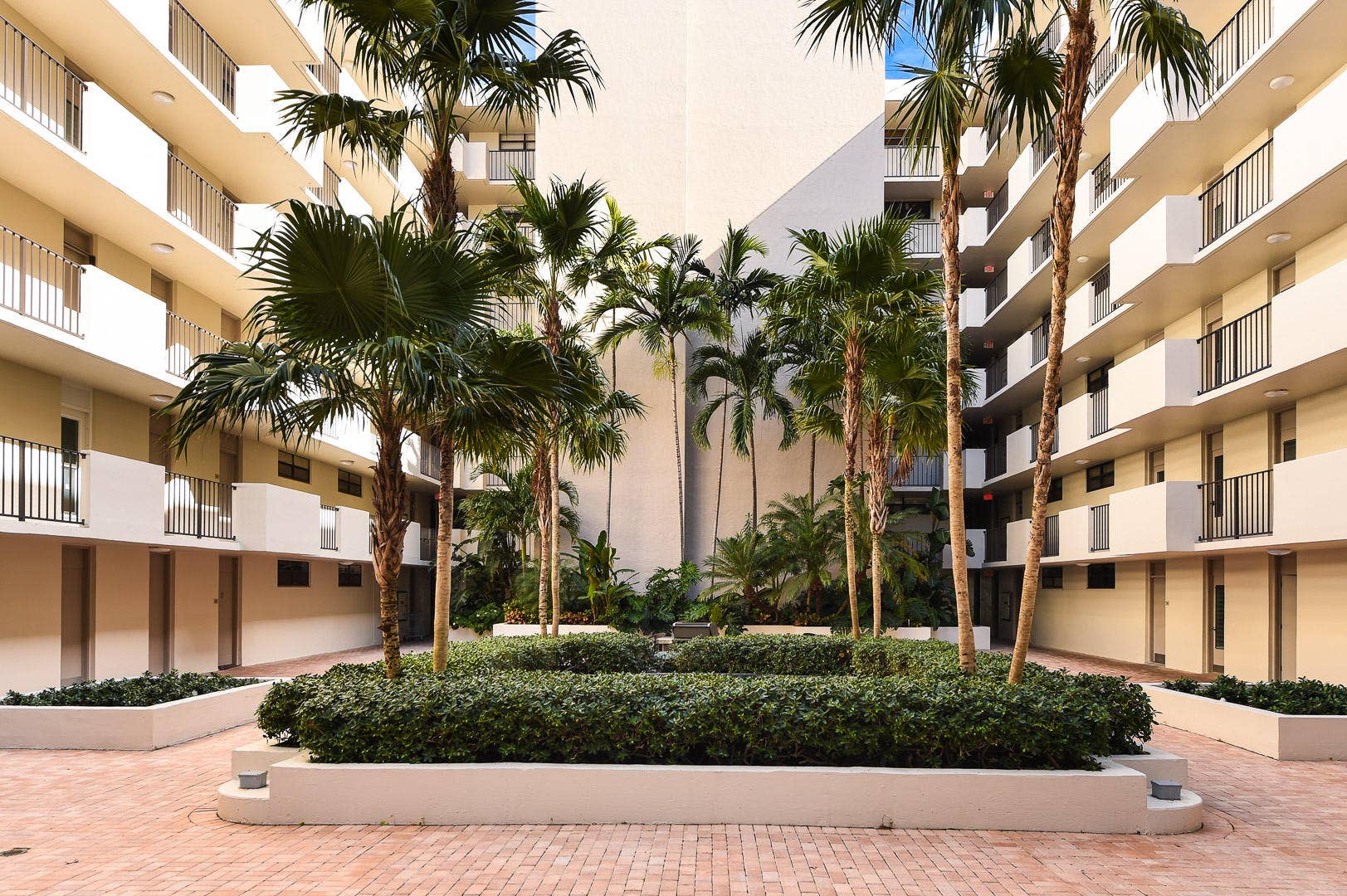 145 Ocean Avenue, #303, Palm Beach Shores, Palm Beach Shores, FL 33404 ART DECO STYLE ATRIUM