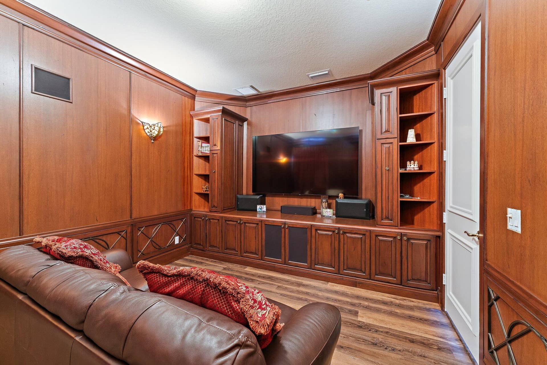 422 Savoie Drive, Palm Beach Gardens, FL 33410 Movie Theater