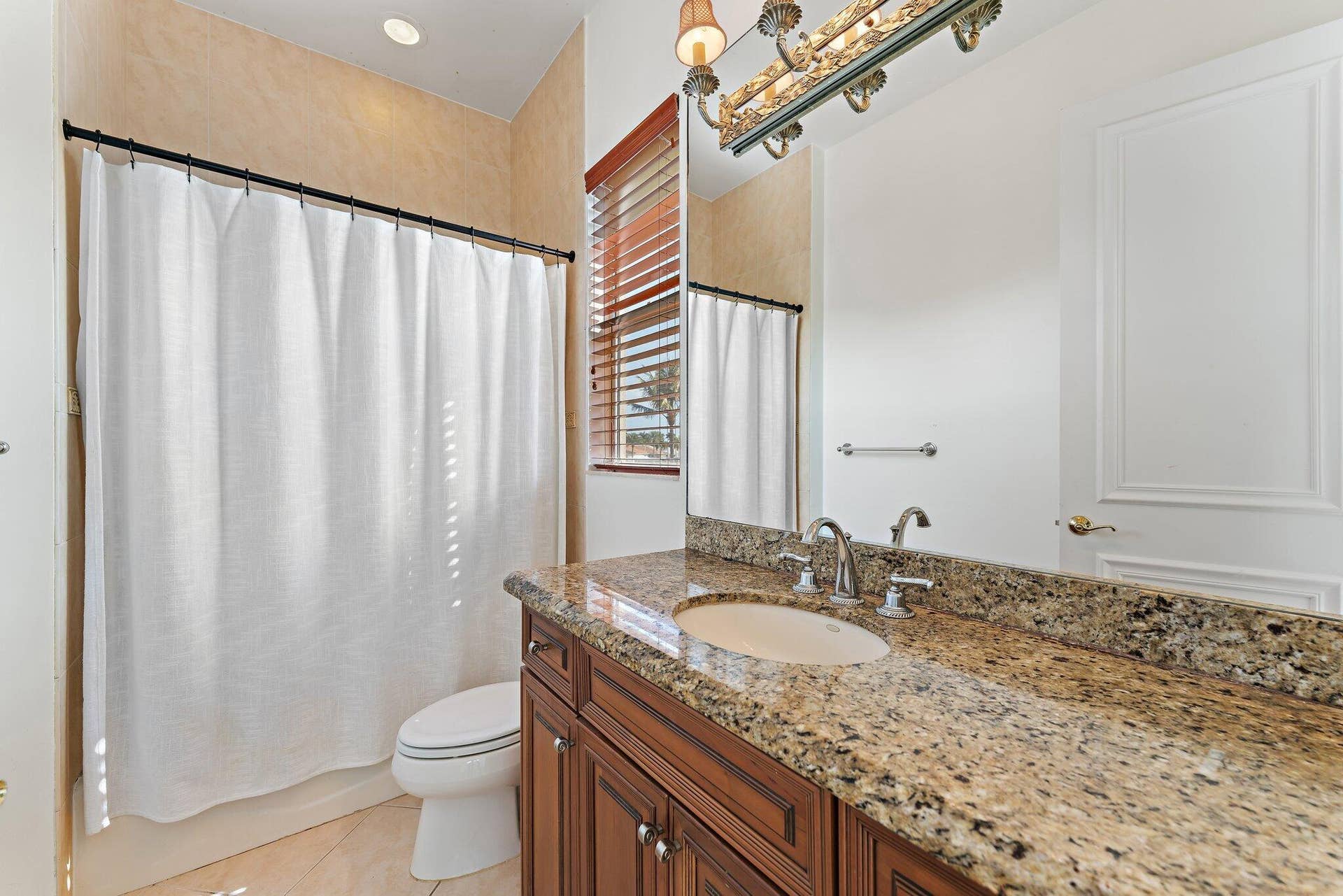 422 Savoie Drive, Palm Beach Gardens, FL 33410 Ensuite Bath