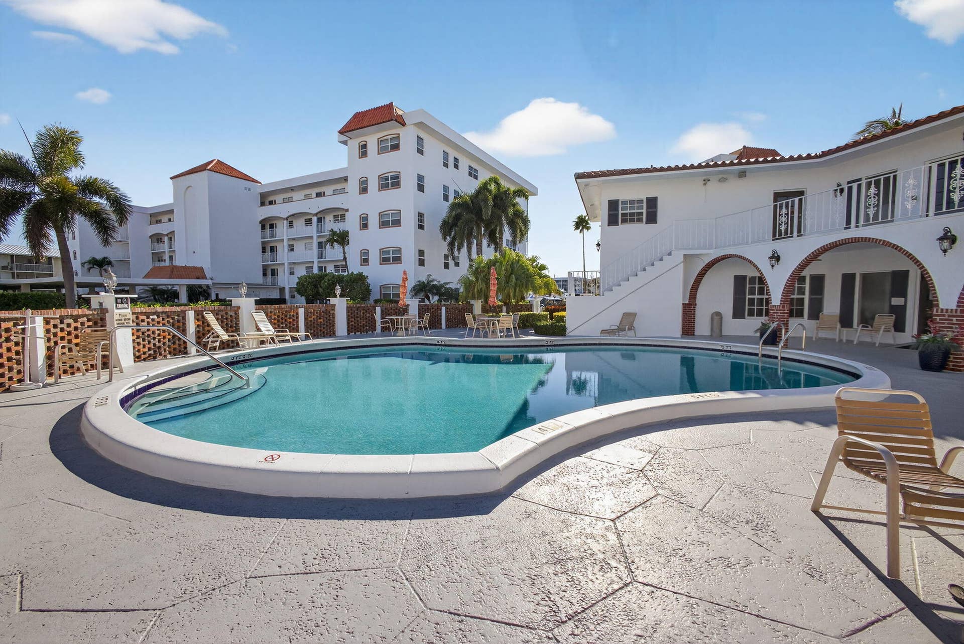 21 Yacht Club Drive, #505, North Palm Beach, FL 33408 Club House & Pool
