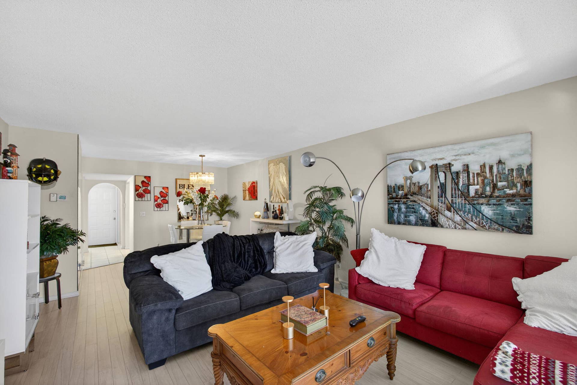 21 Yacht Club Drive, #505, North Palm Beach, FL 33408 Living Room