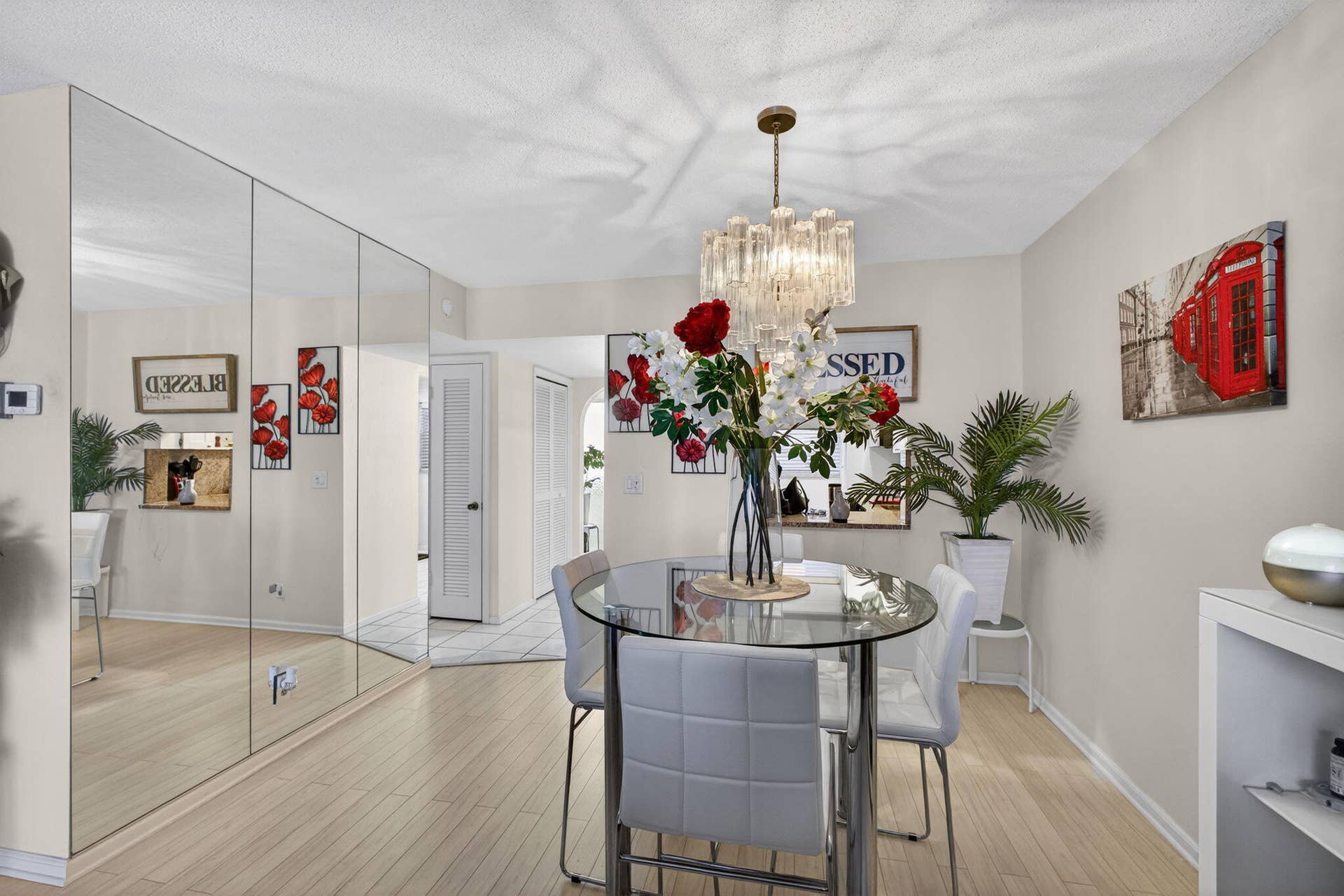 21 Yacht Club Drive, #505, North Palm Beach, FL 33408 Dinning Area