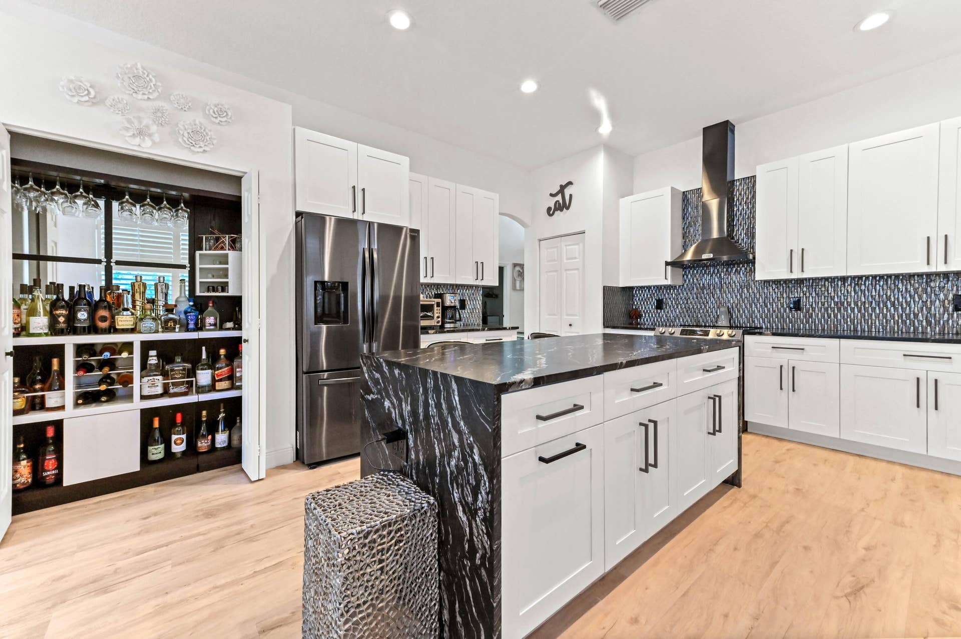 03 Kitchen 01