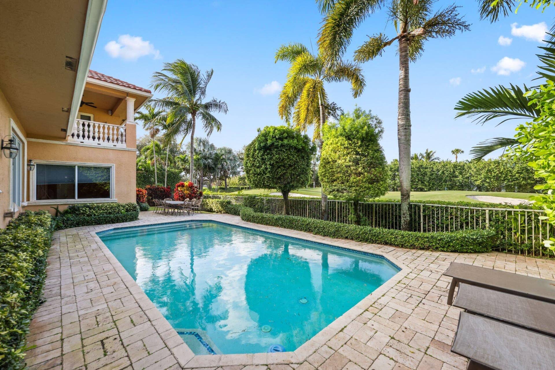 7355 Mandarin Drive, Boca Raton, FL 33433 Great golf views