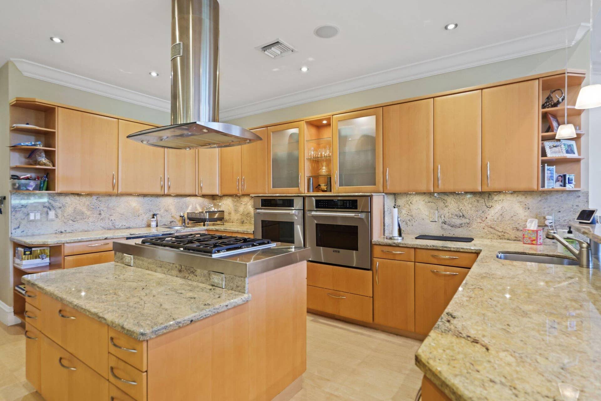 7355 Mandarin Drive, Boca Raton, FL 33433 3 ovens/2 sinks/2DW