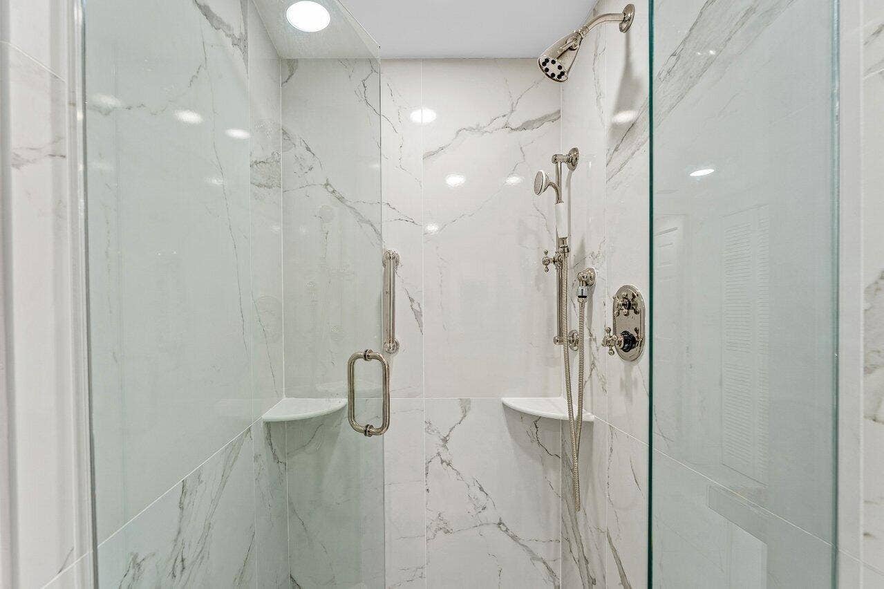 529 S Flagler Drive, #8g, West Palm Beach, FL 33401 Elegant Shower