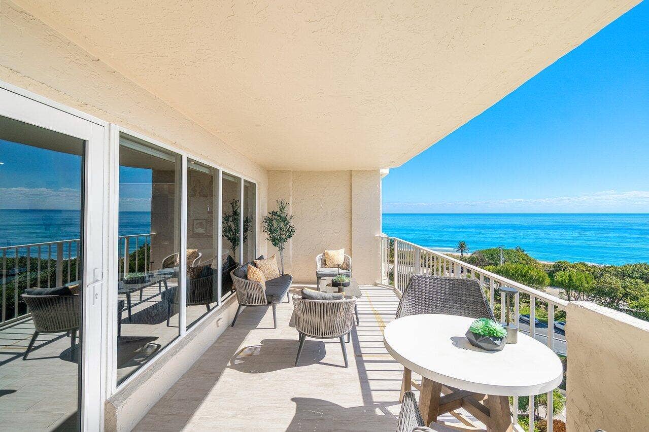 OCEAN VIEWS FOR MILES!
