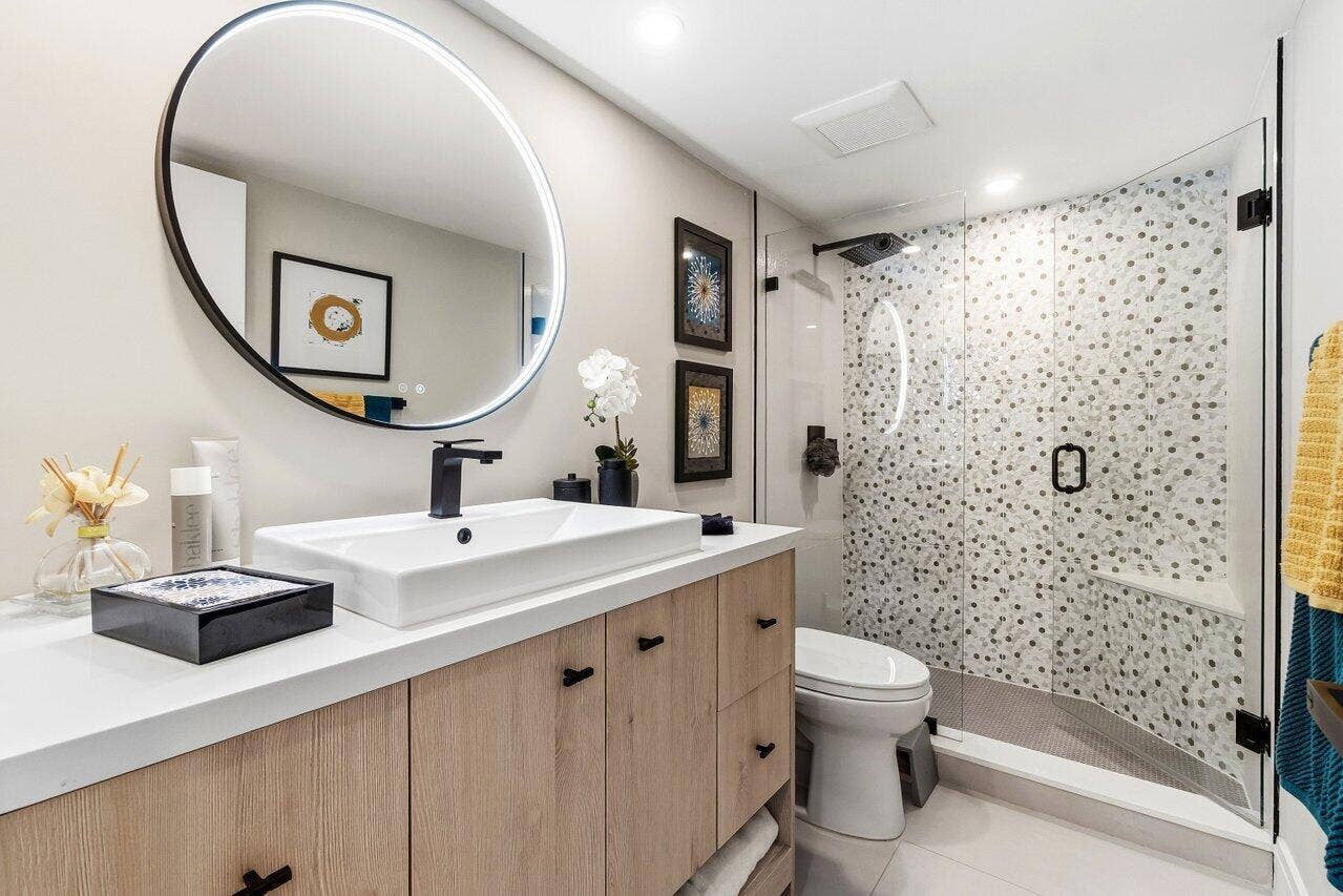GUEST BATHROOM