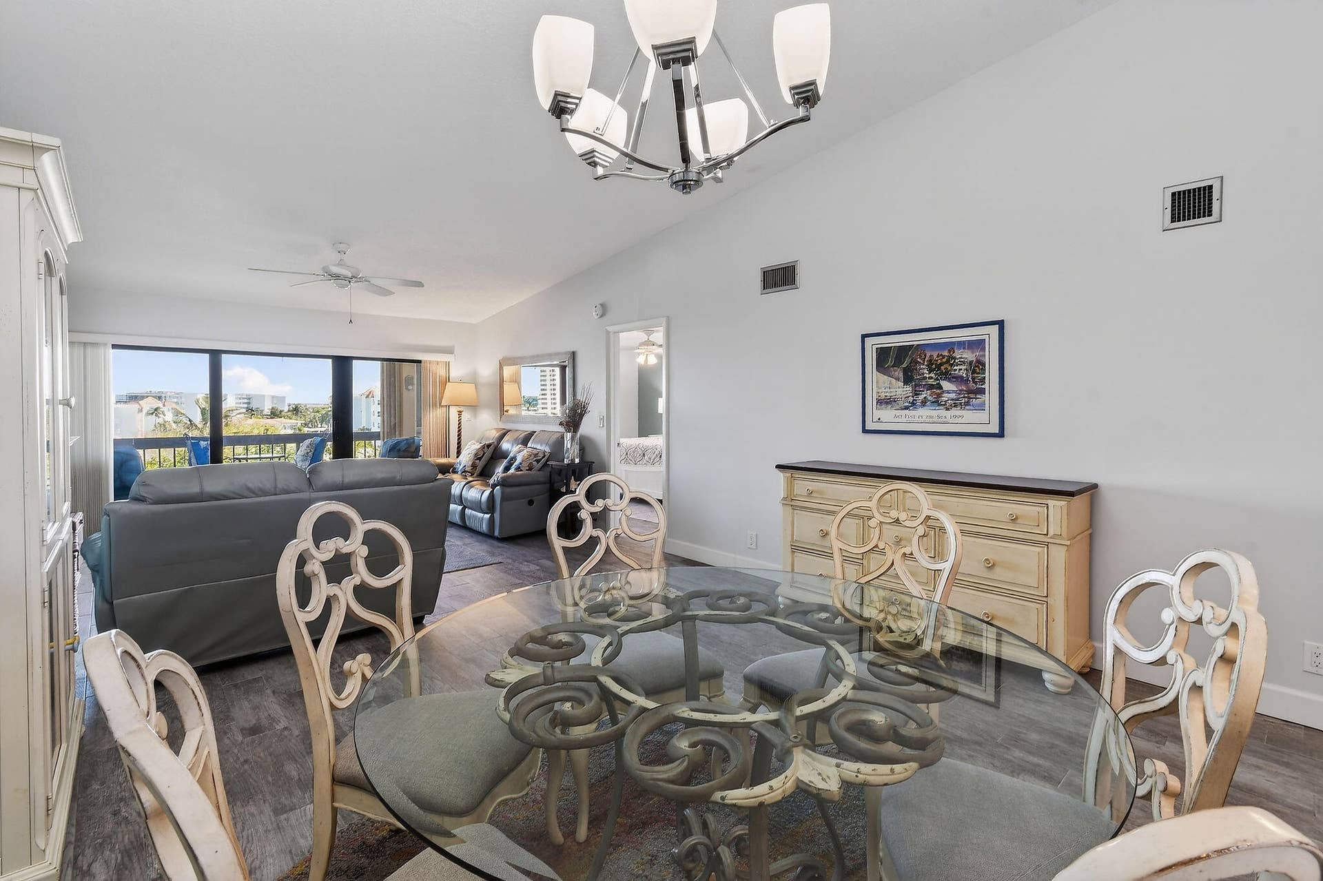 Top floor with Vaulted Ceilings in large living and dining area