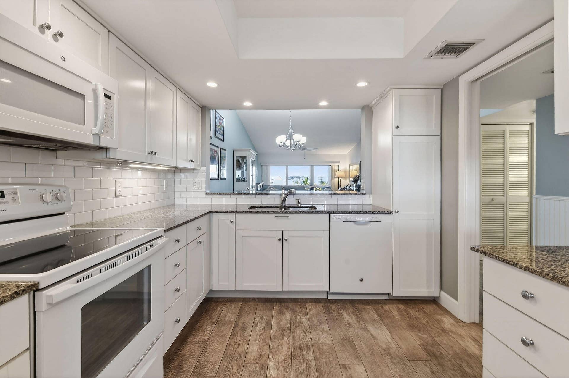 Fully remodeled Kitchen, with extensive counter and cabinet space and newer appliances