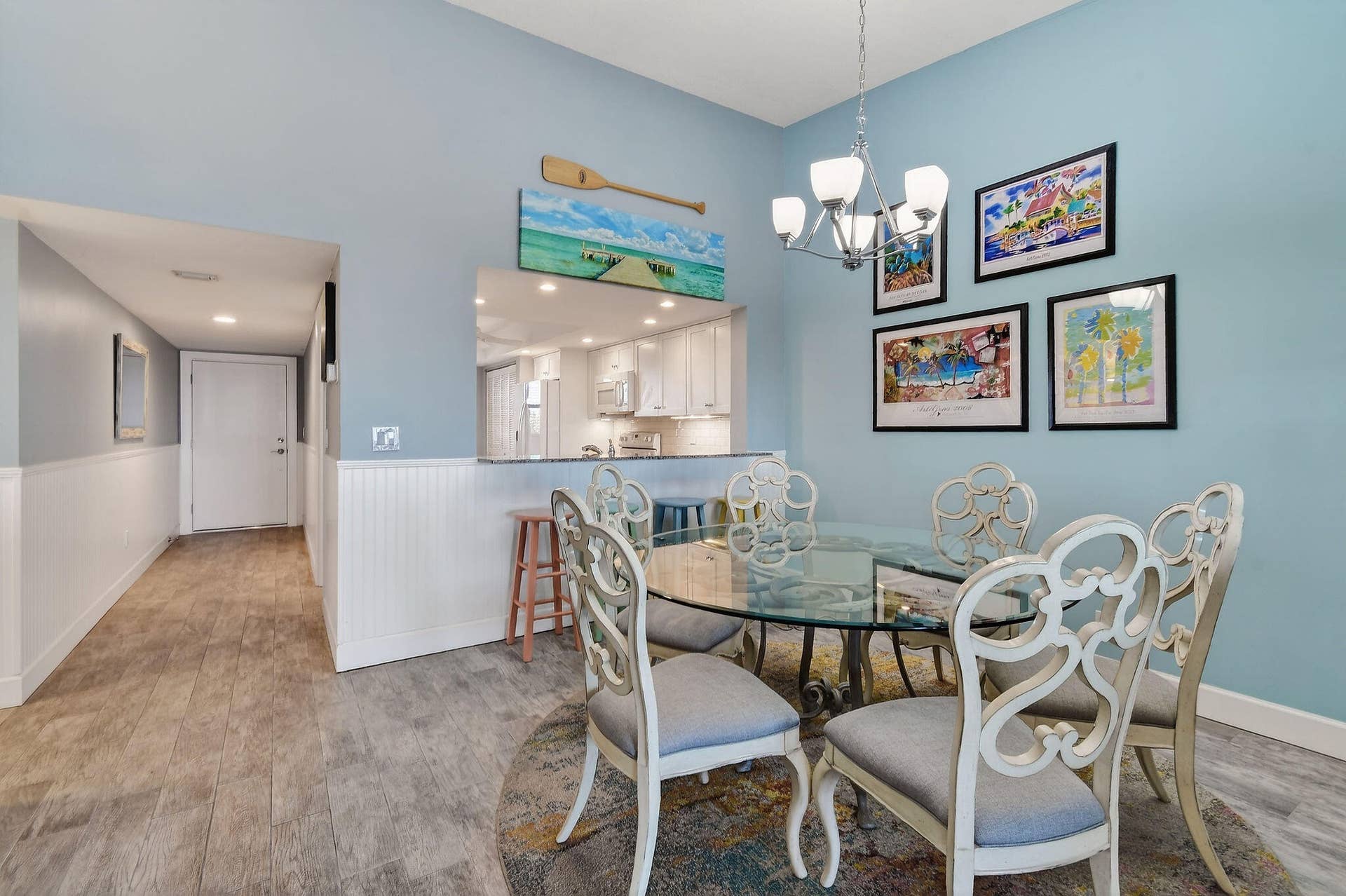 Dining area to pass through kitchen