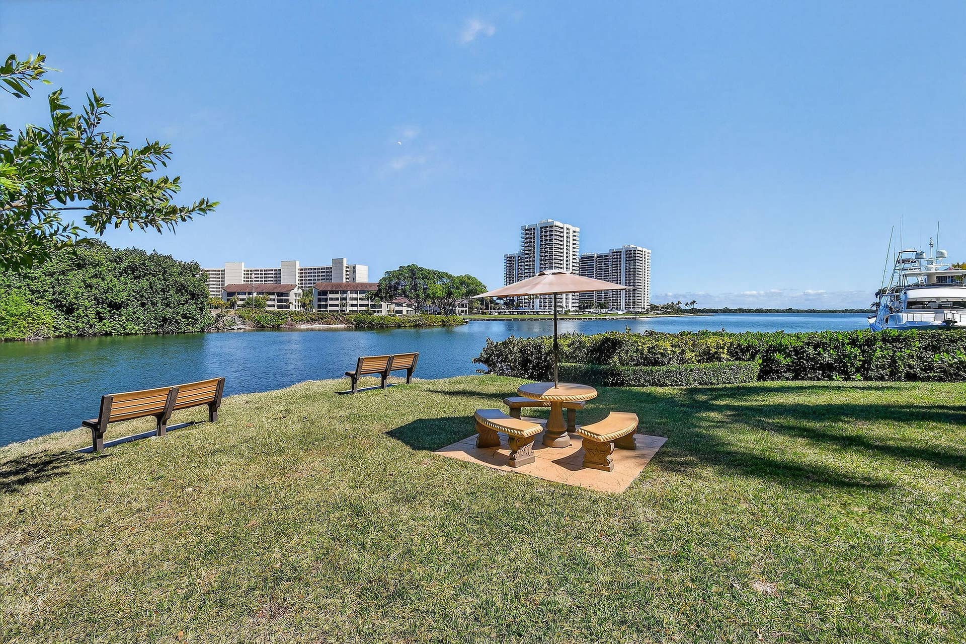 Gathering Area called "The Point" to watch the Intracoastal Activity