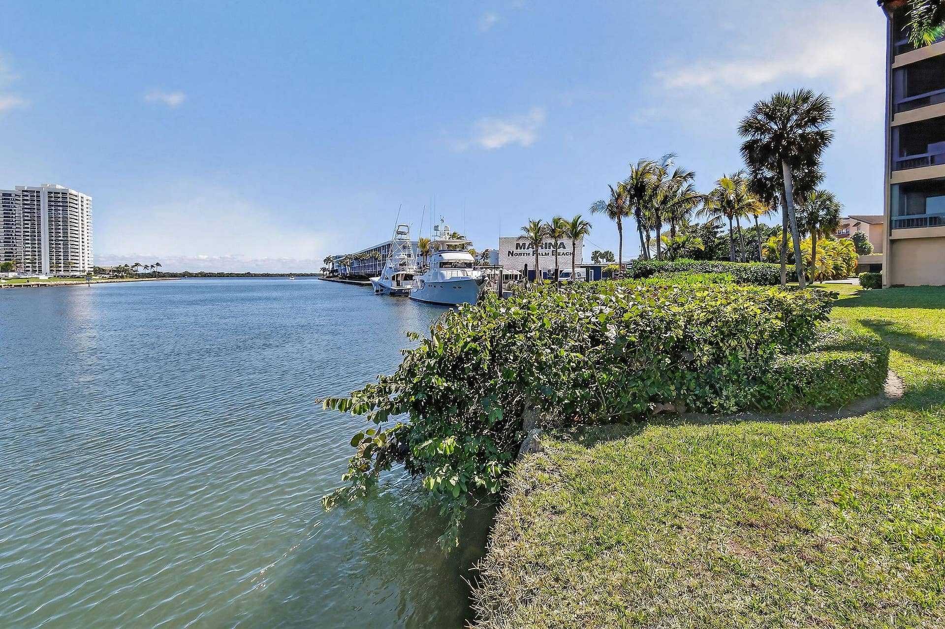 Gathering Area called "The Point" to watch the Intracoastal Activity