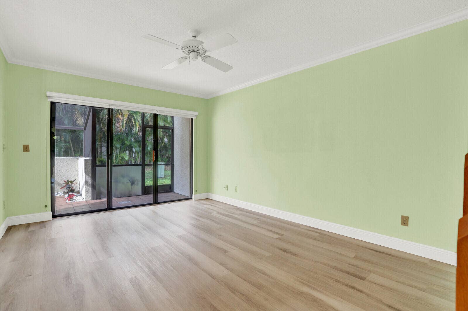 215 Oak Harbour Drive, Juno Beach, FL 33408 Living Room