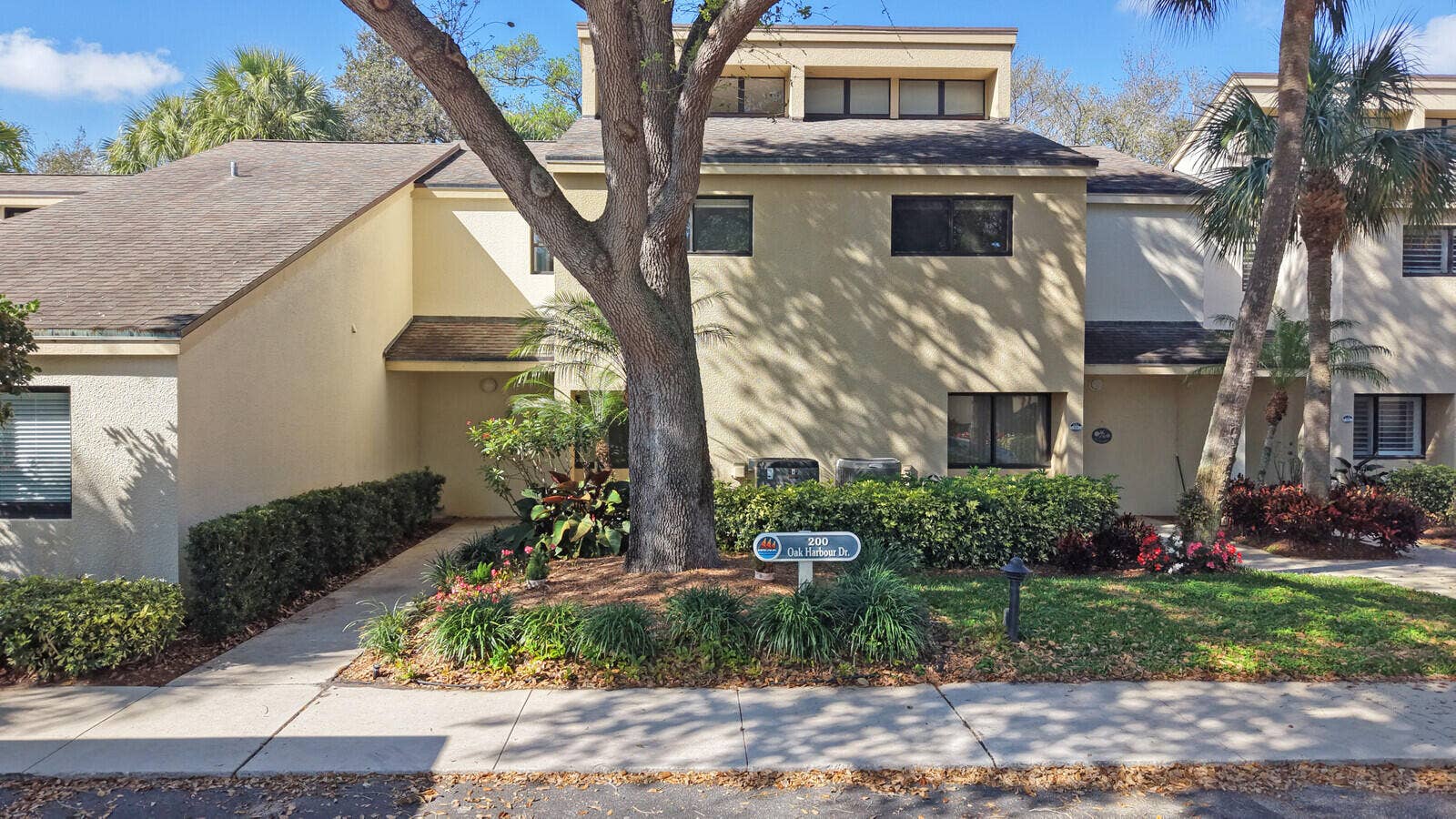 215 Oak Harbour Drive, Juno Beach, FL 33408 Aerial Front of Building