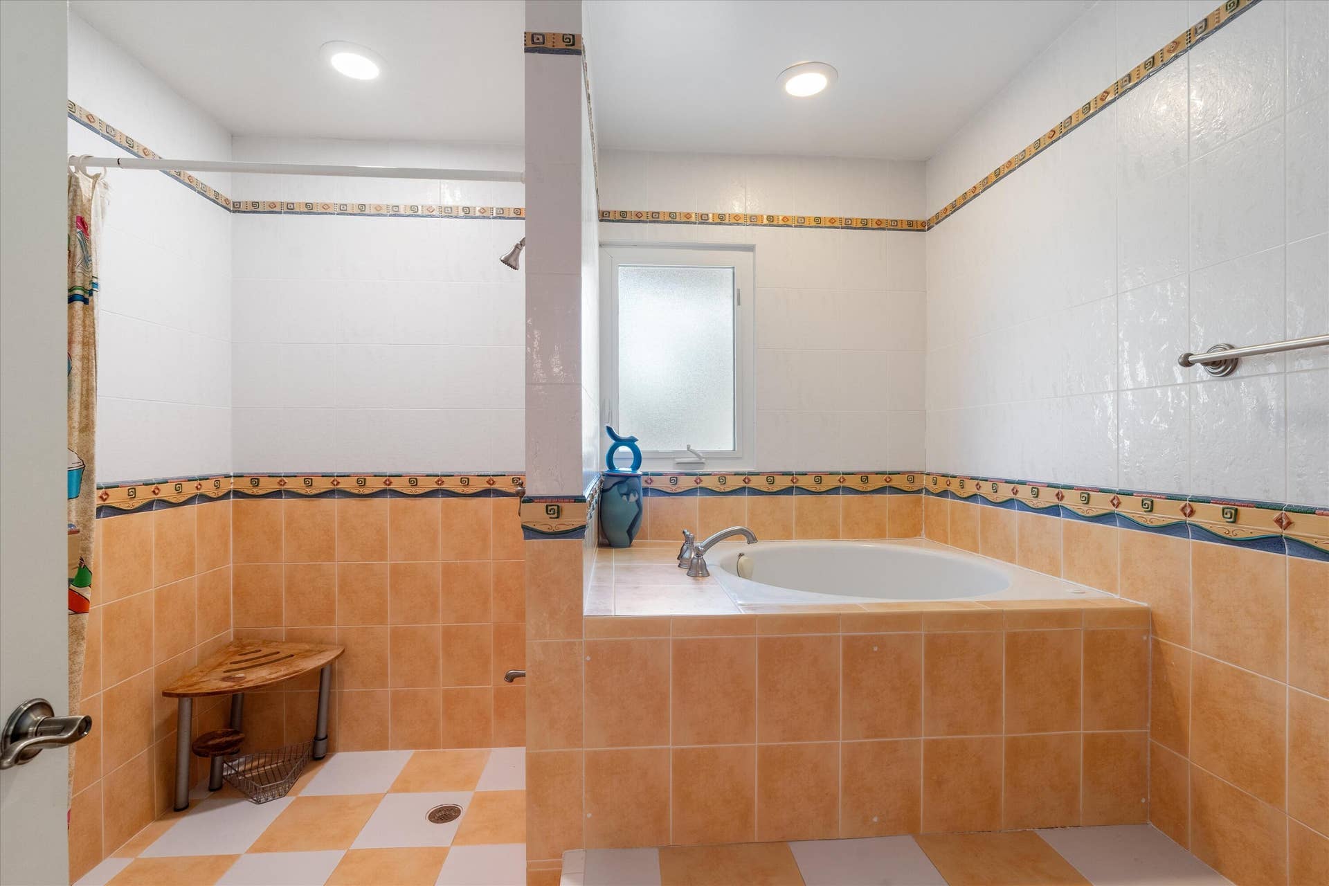 710 Marble Way, Boca Raton, FL 33432 Jack and Jill Bathroom with Jacuzzi